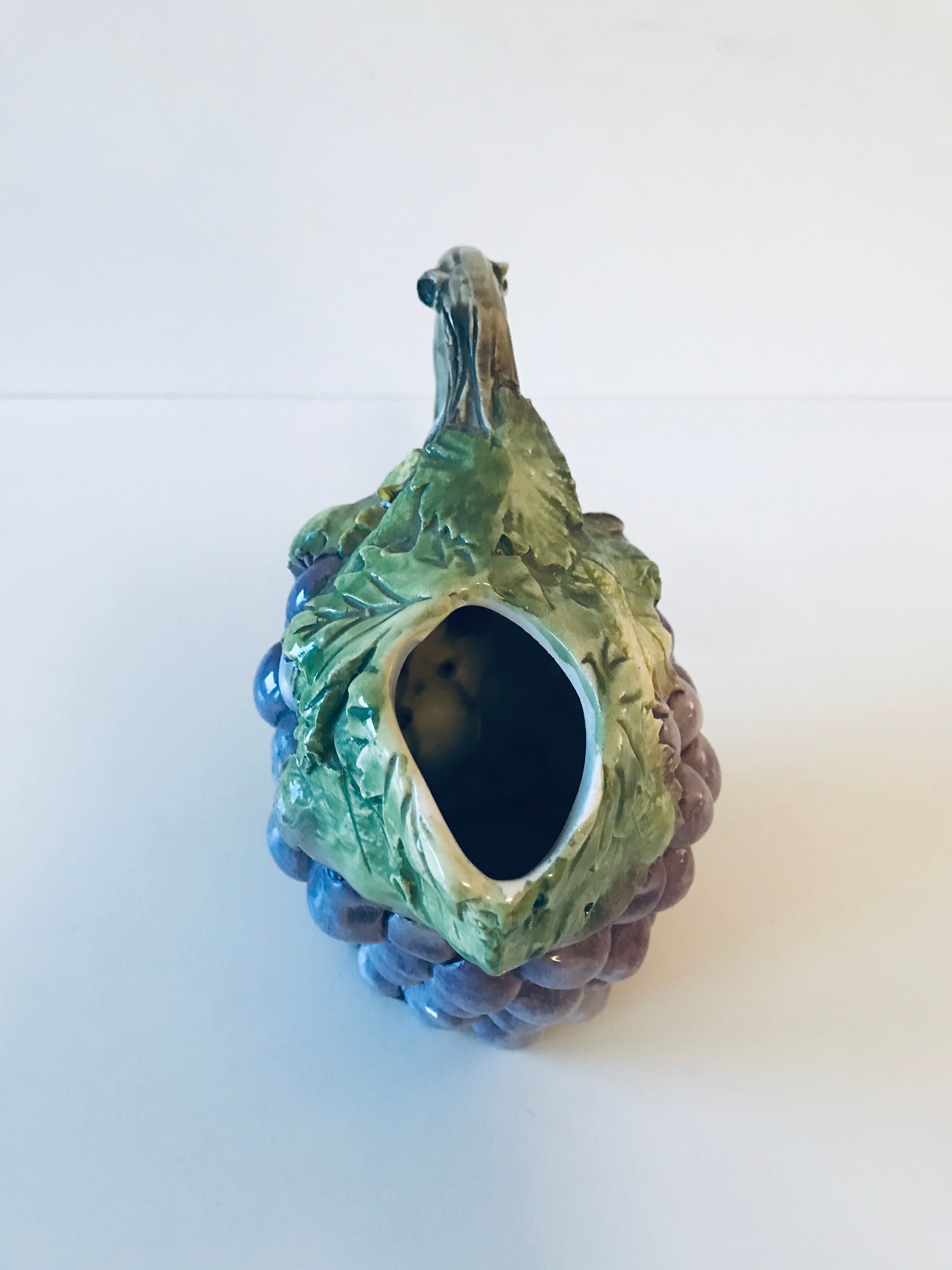 Grape dabbling pitcher