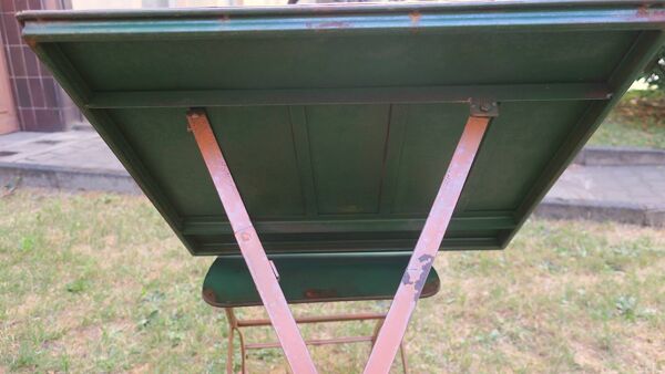 Table de jardin et 2 chaises en fer peint vieilli du milieu du siècle, années 1960