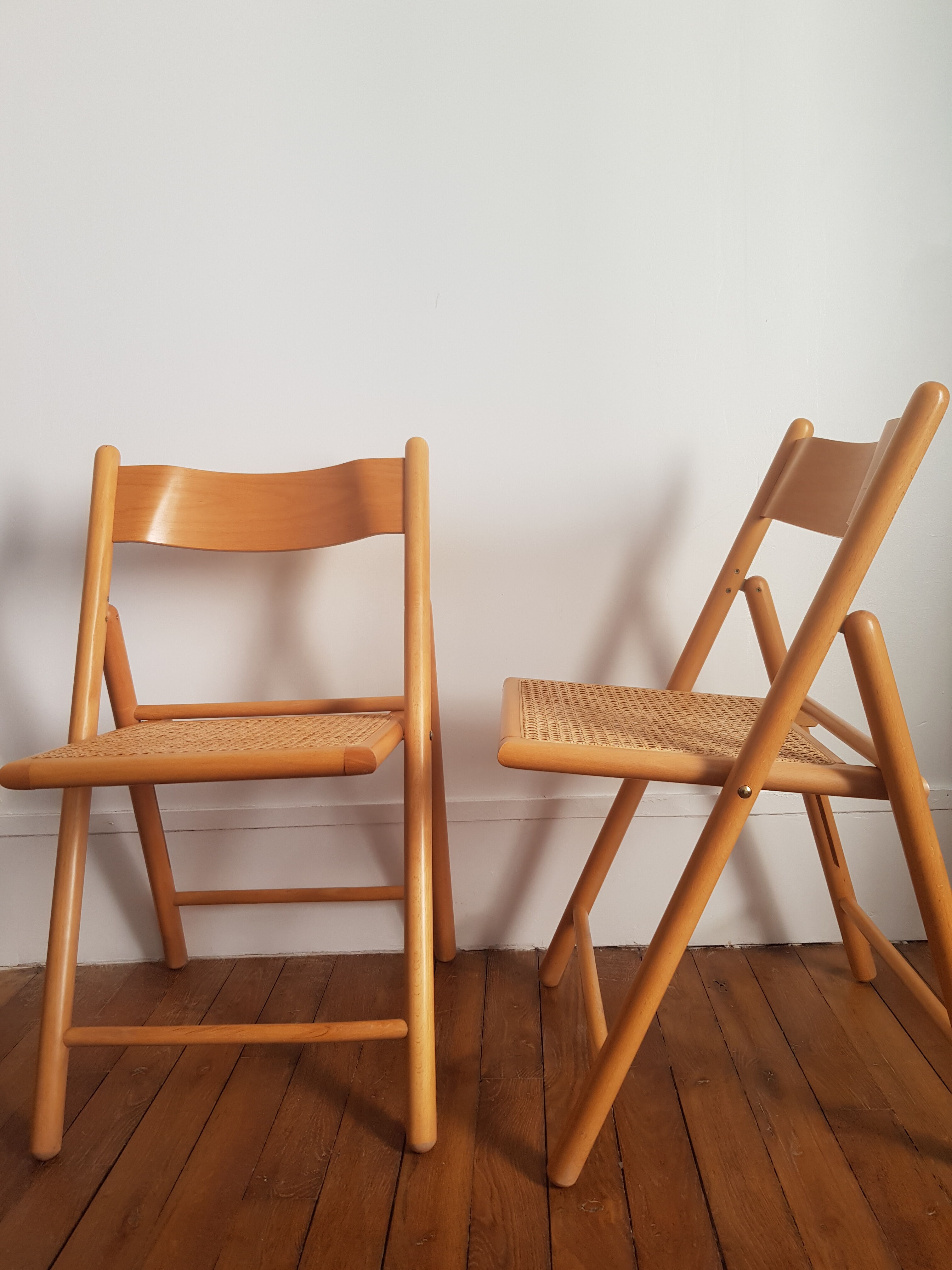 Set of 2 folding chairs cannees
