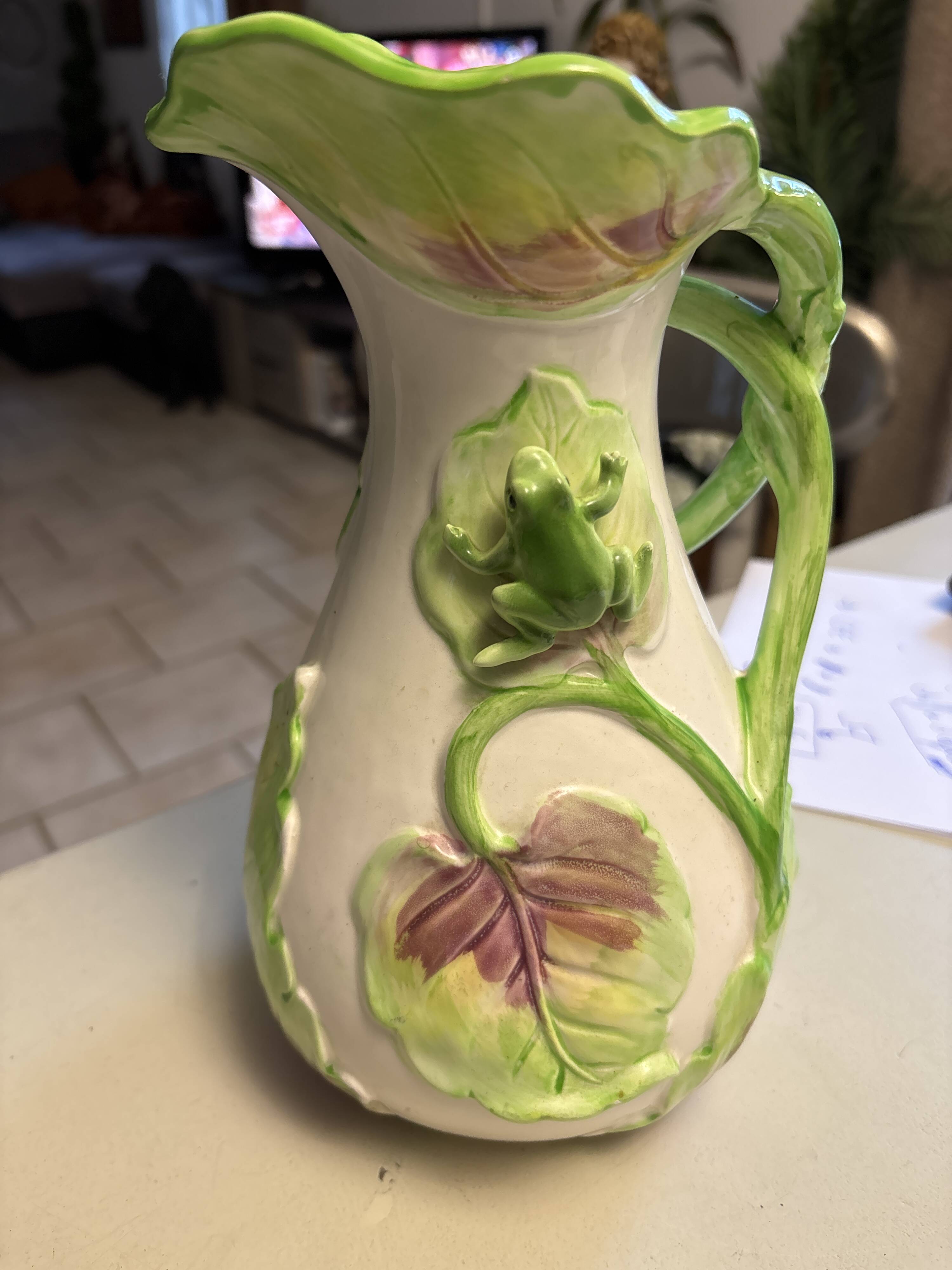 Frog slushie pitcher