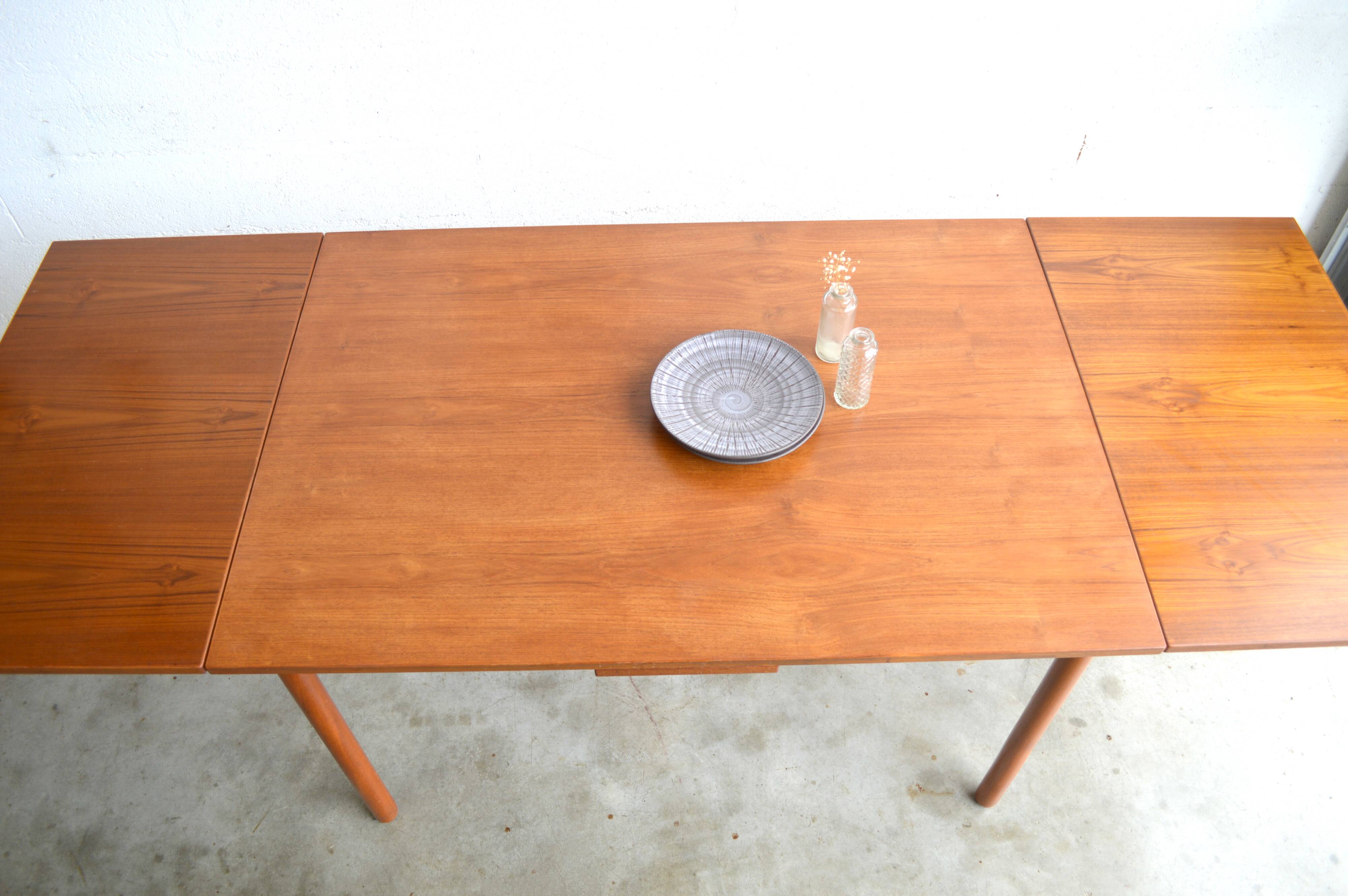 Teak table with Italian extensions 125cm