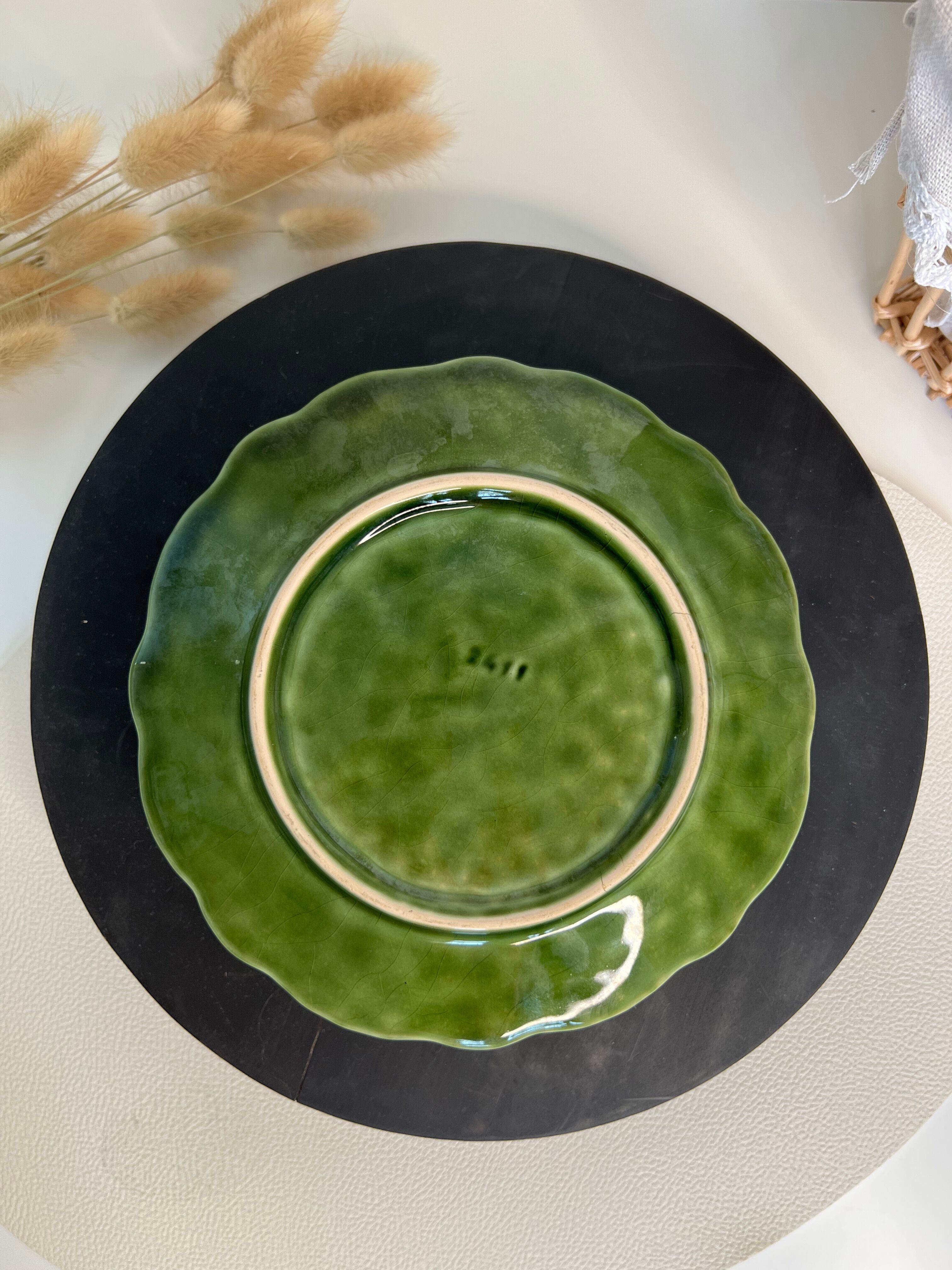 Cabbage plate in green slip
