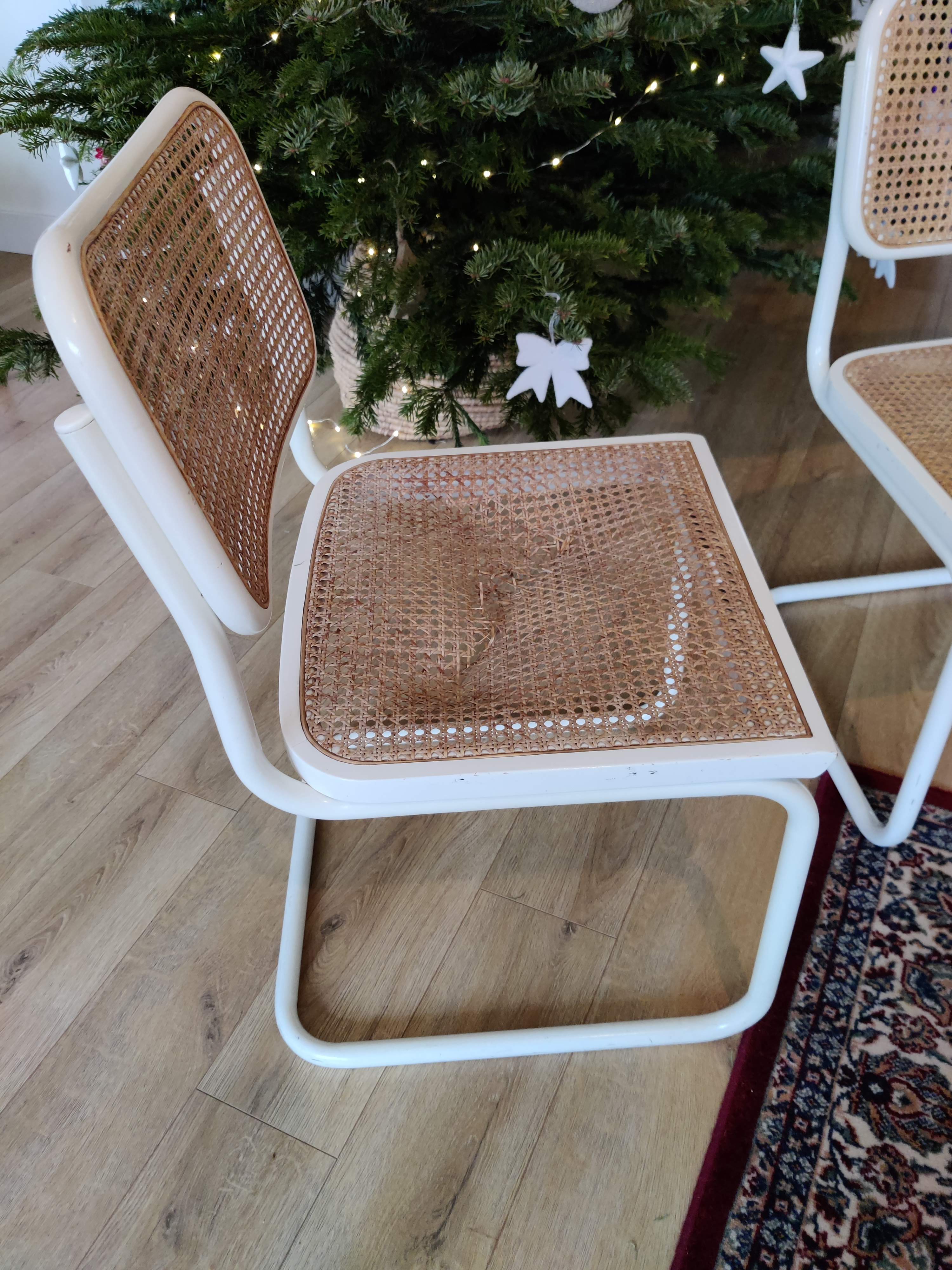 Chaise Cesca B32 Marcel Breuer blanche (assise à refaire)