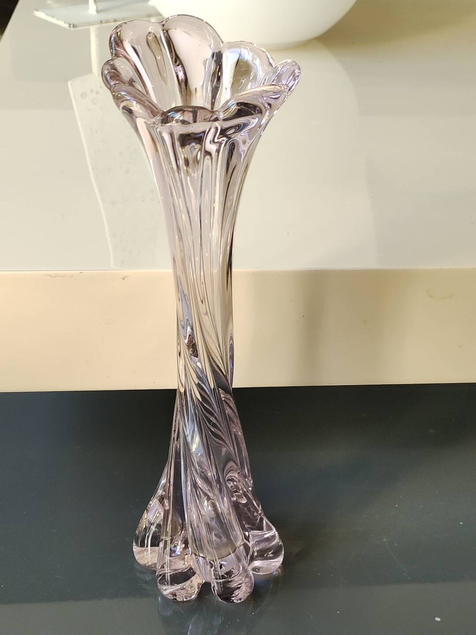 Grand Vase Design floral. En verre d Art soufflé Murano. Tons roses, 30,5cm