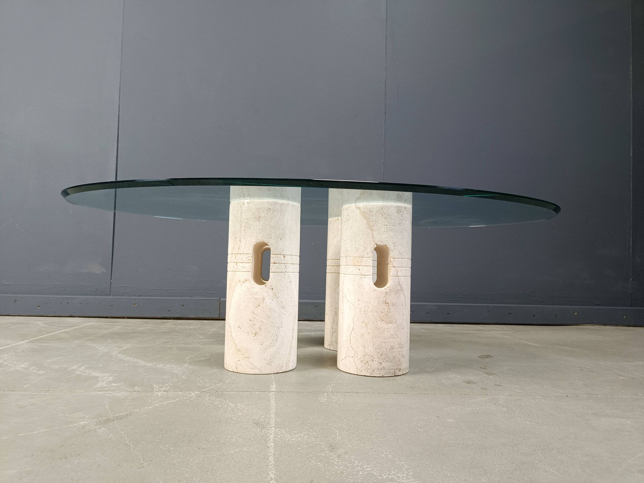 Table basse vintage en travertin et verre, années 1970