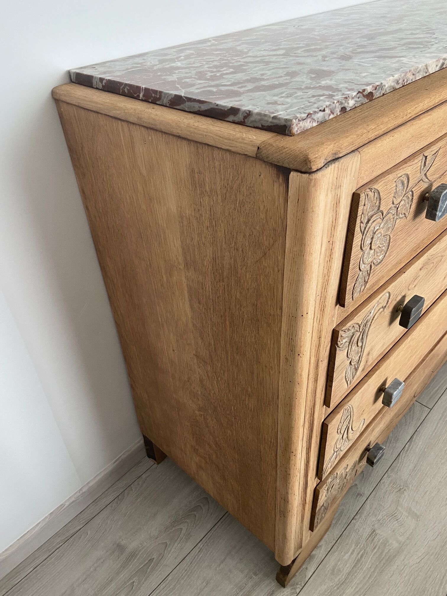 Art Deco chest of drawers