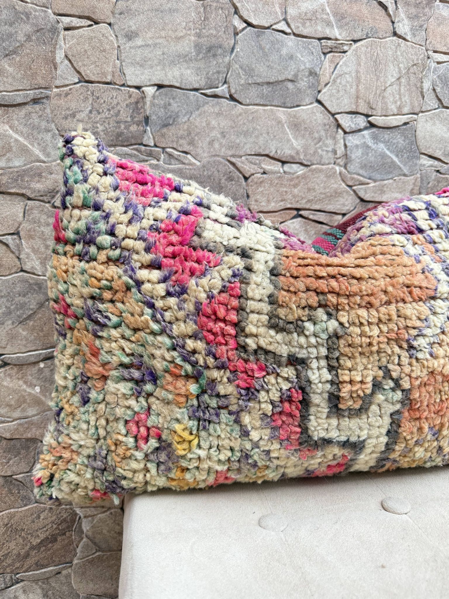 Vintage Berber kilim cushion cover: Moroccan wool cushion 60x40cm