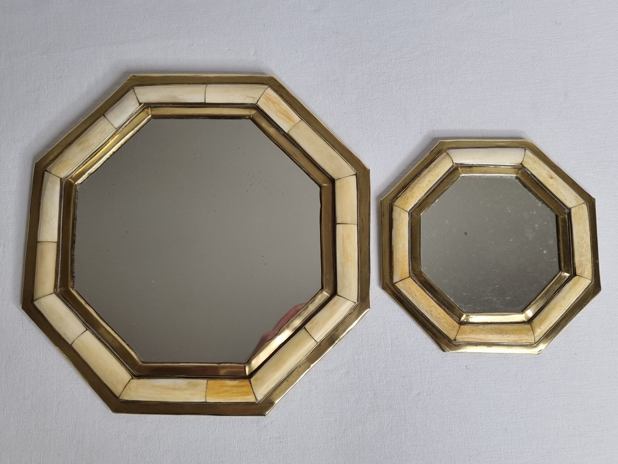 Pair of vintage brass mirrors, Moroccan handicrafts, 27 cm