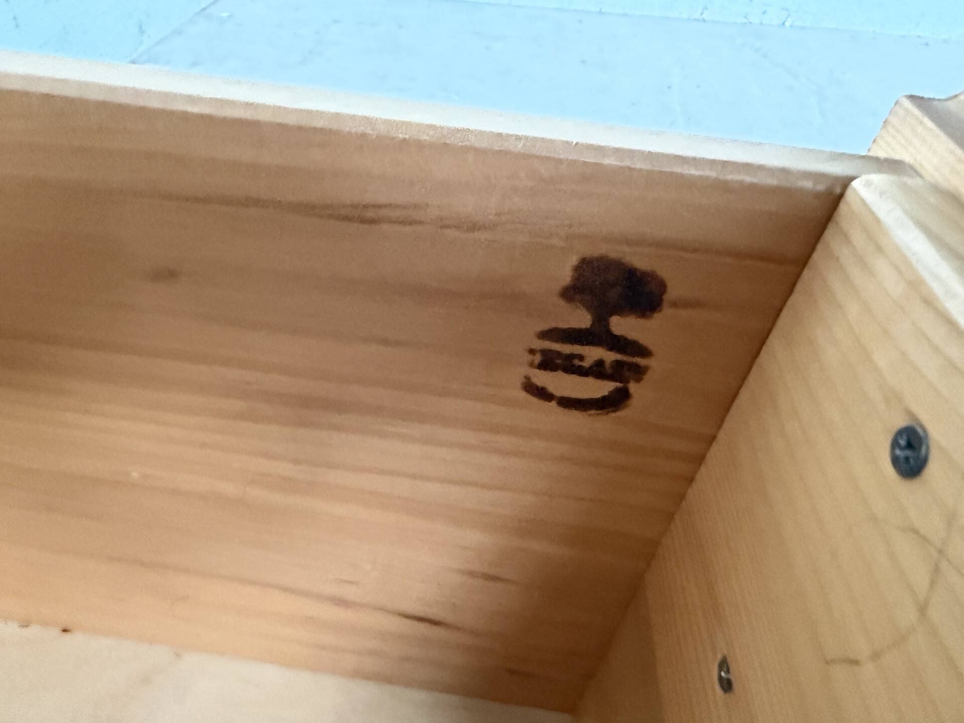 Regain bedside table in solid elm