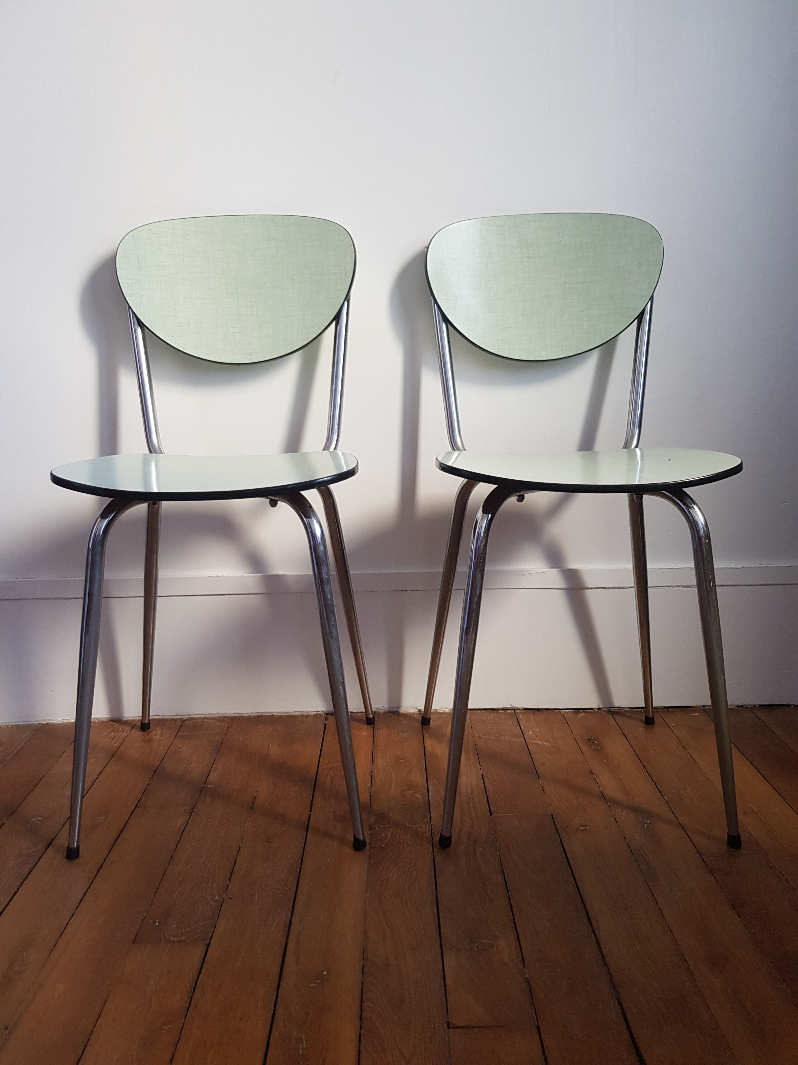 Set of 2 formica chairs