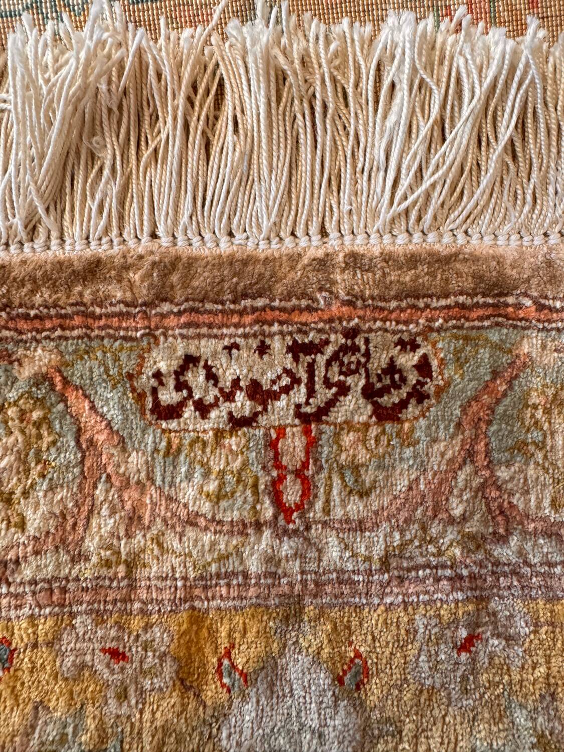 Extra fine Ghoum carpet from Iran in silk, signed Bahrami.