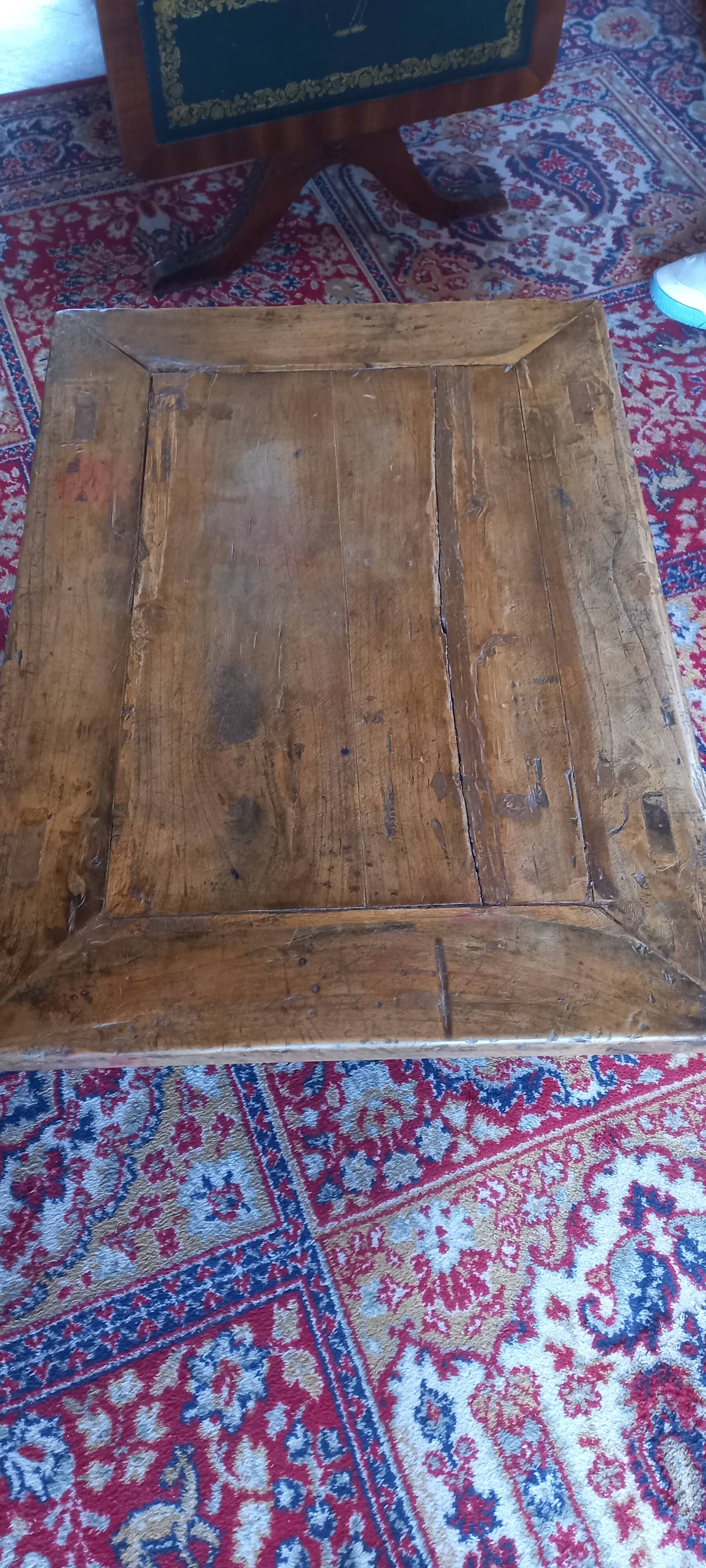19th-century Chinese Kang coffee table in elm.