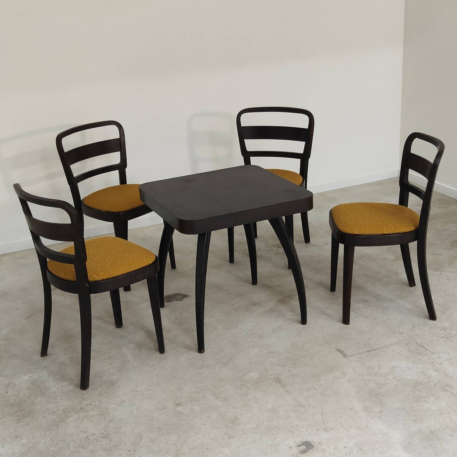 Set of 4 Thonet art deco chairs 1930, mustard yellow buckle