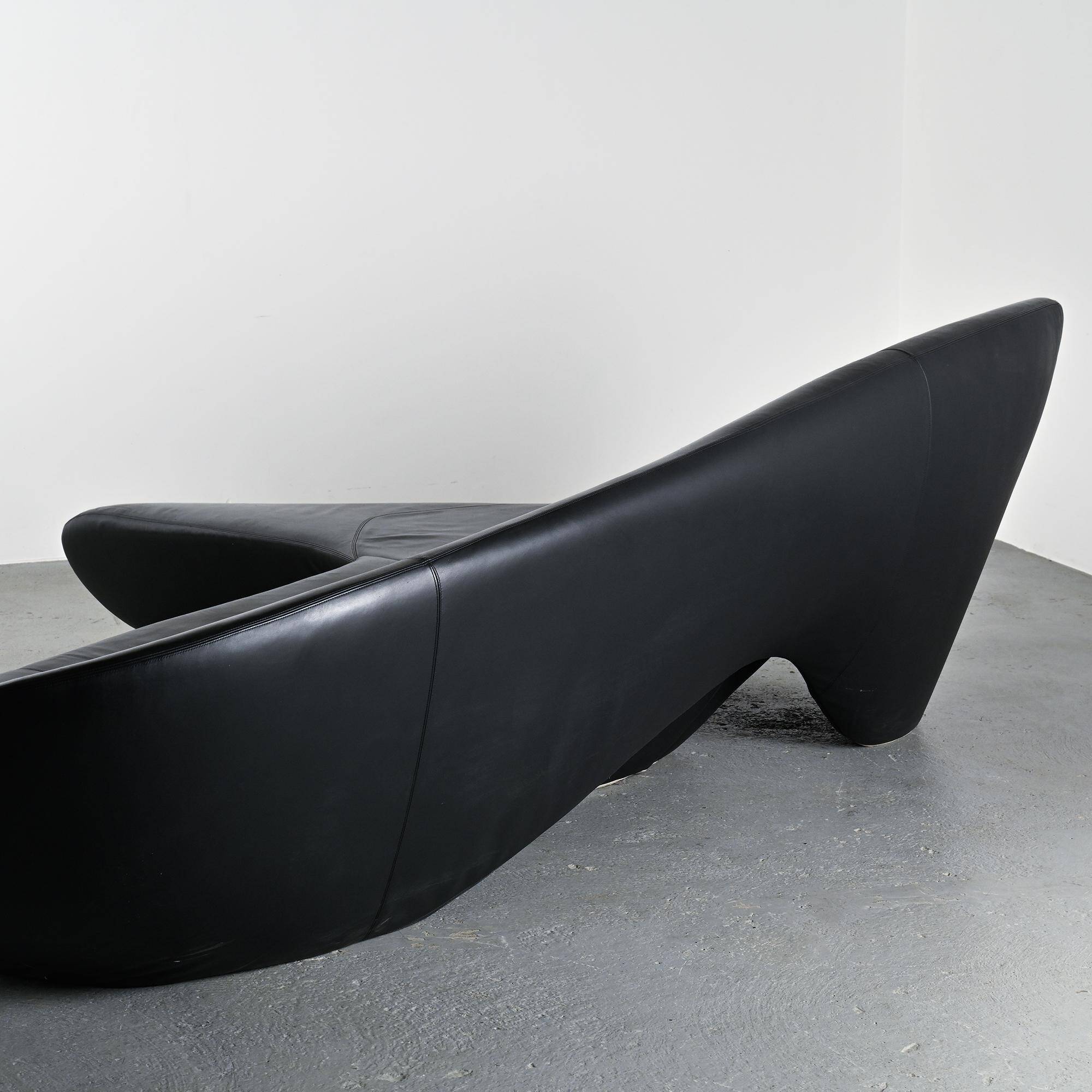 "Moon System" canapé in black leather, Zaha Hadid for B&B Italia, 2007