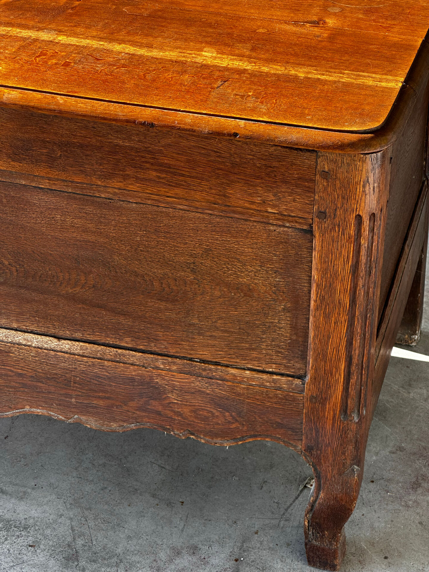 French provincial chest in carved and pegged solid oak, 18th century.