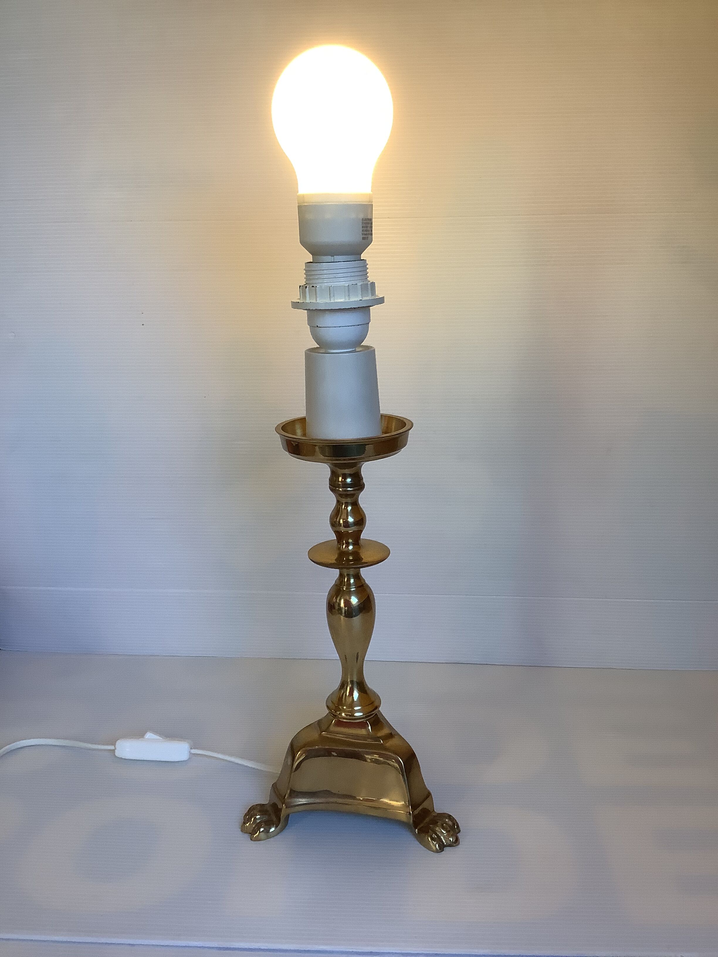 Brass lamp with lion claw feet Italy
