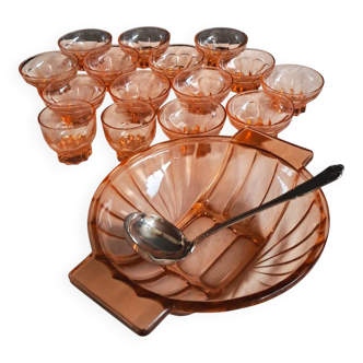 Salad bowl and small bowls