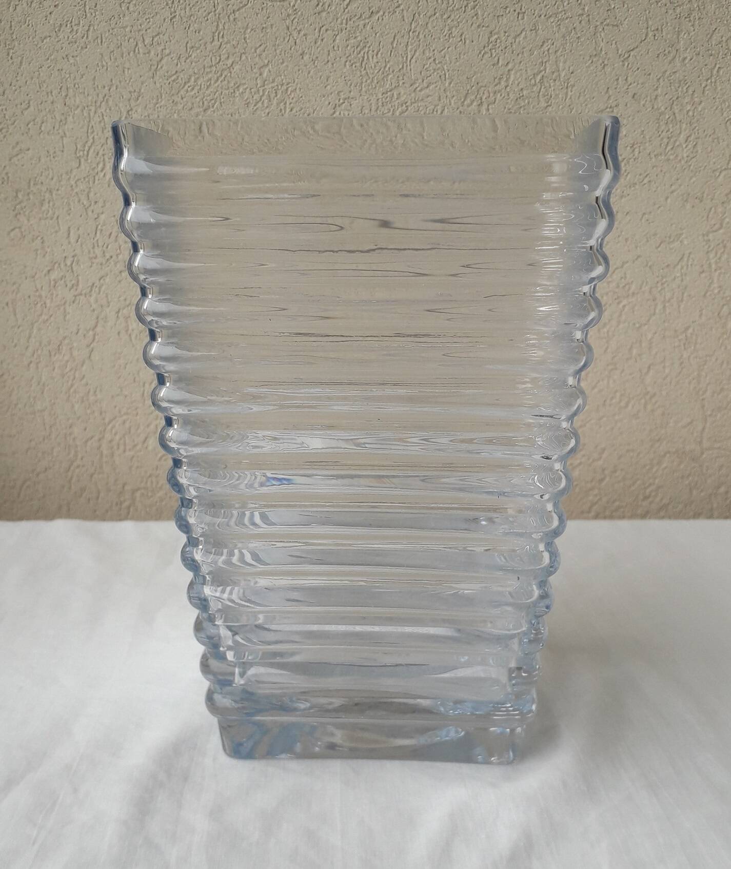 Glass vase