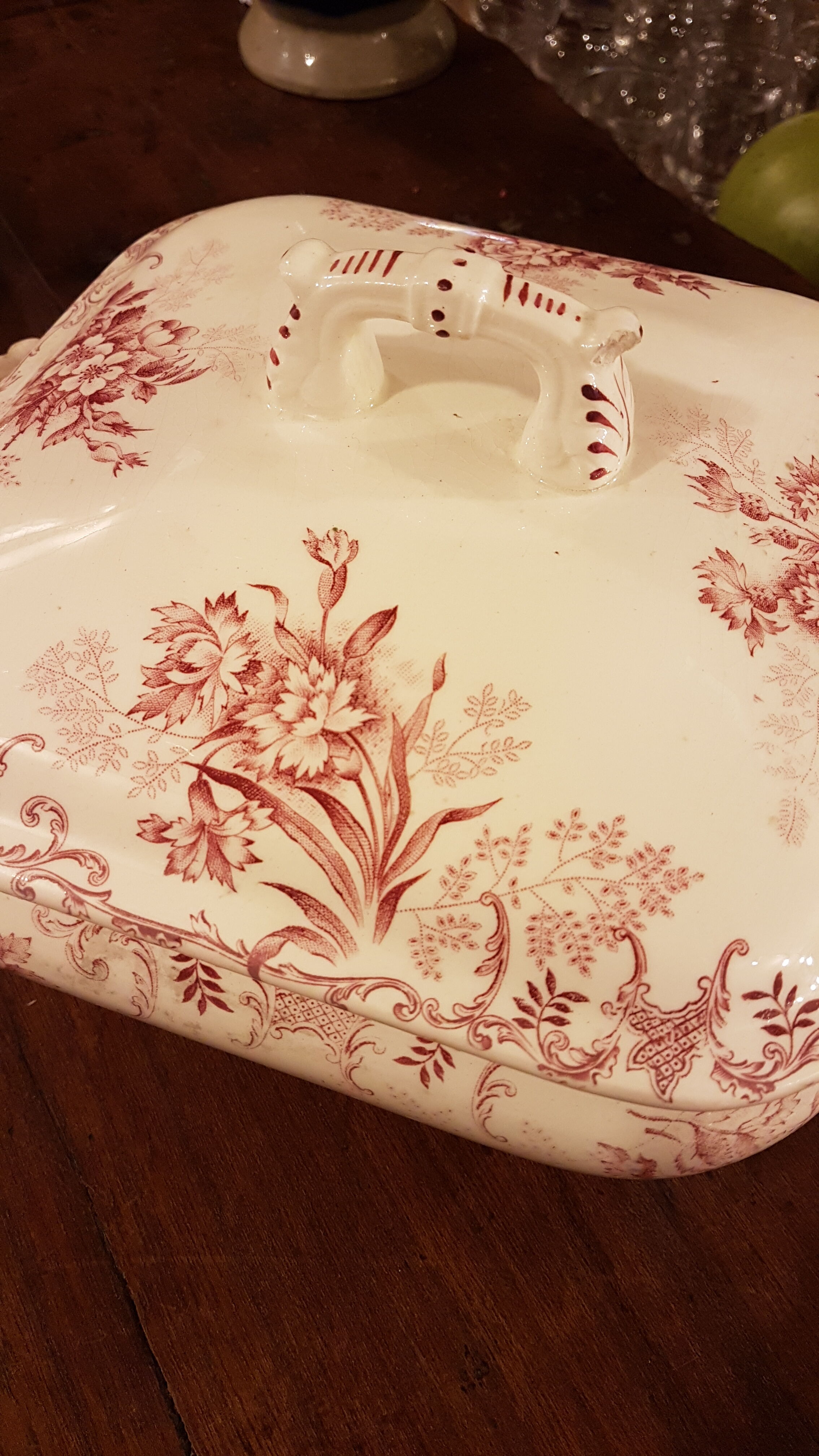 Soupière légumier en faïence à décor de fleur Choisy