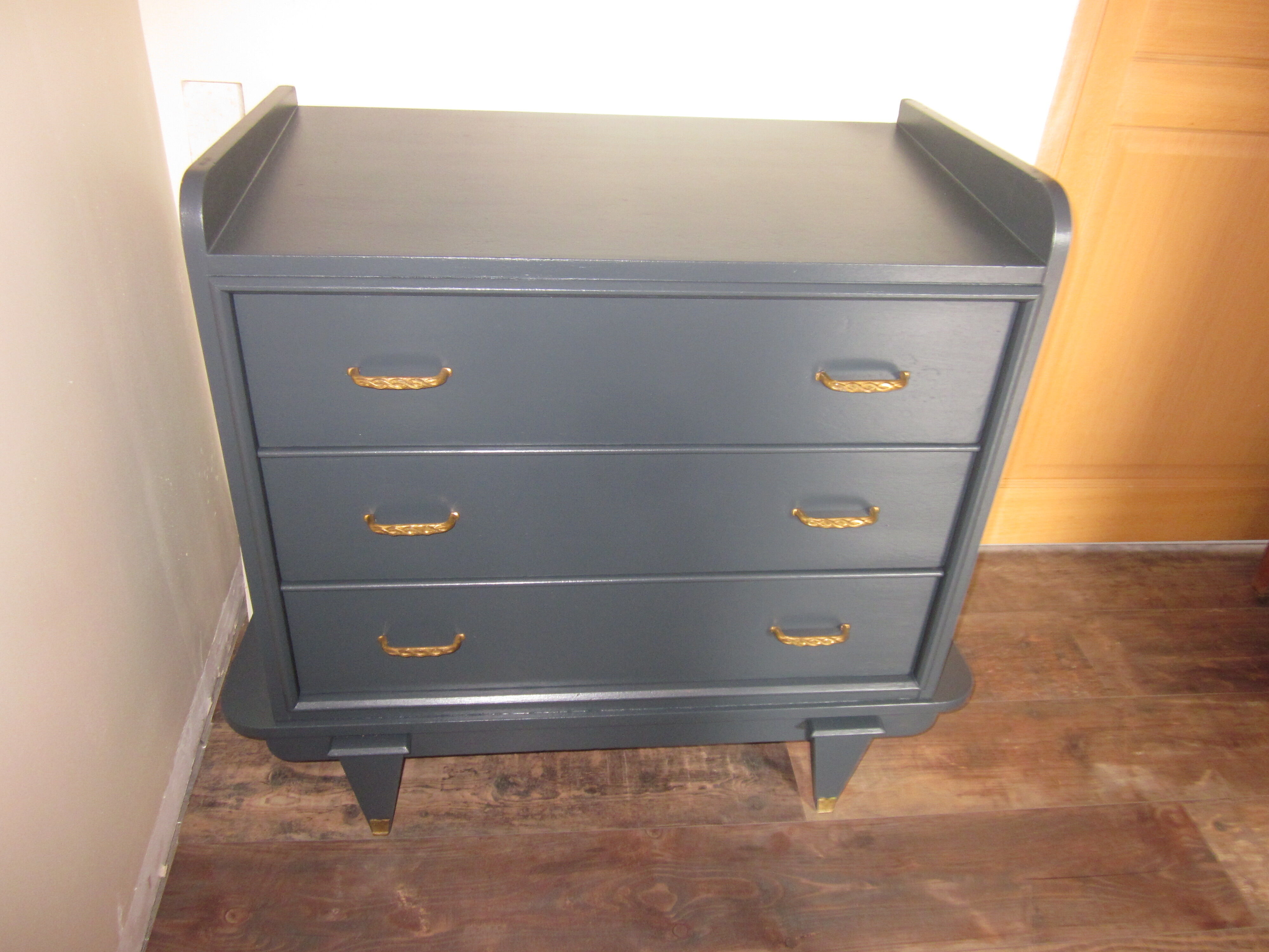 Commode vintage