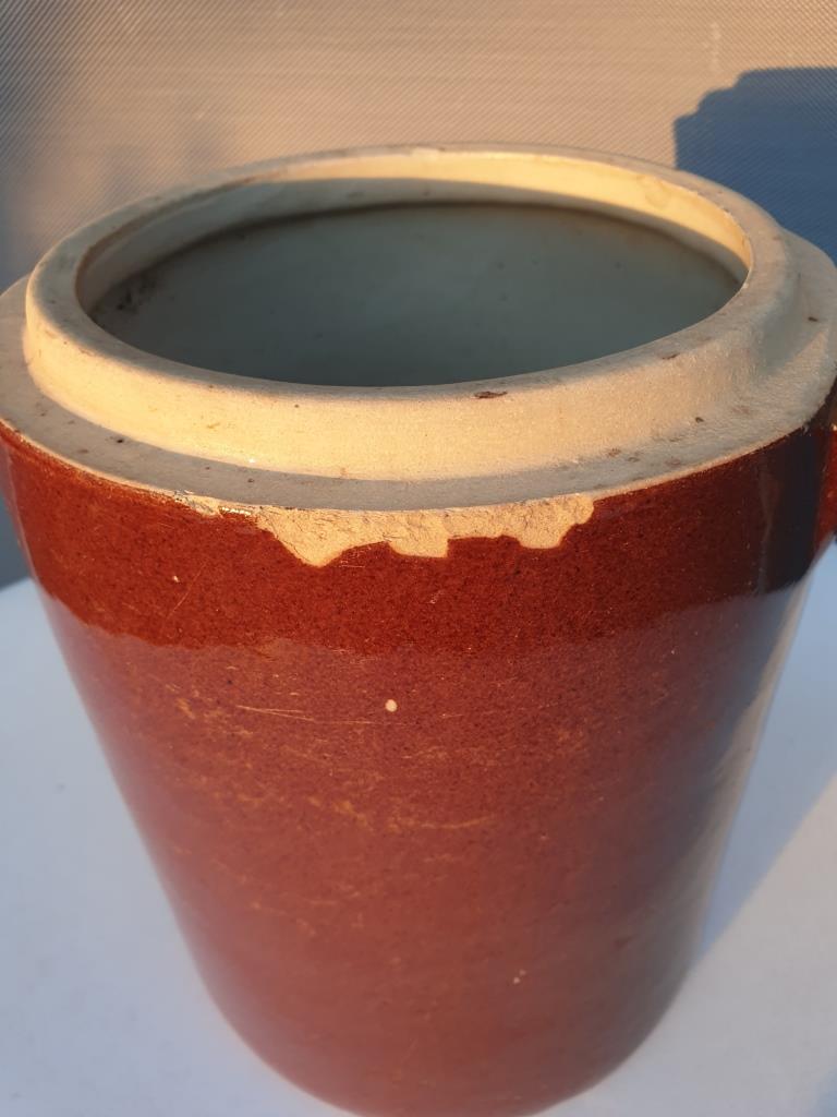 Vintage enamelled stoneware pot