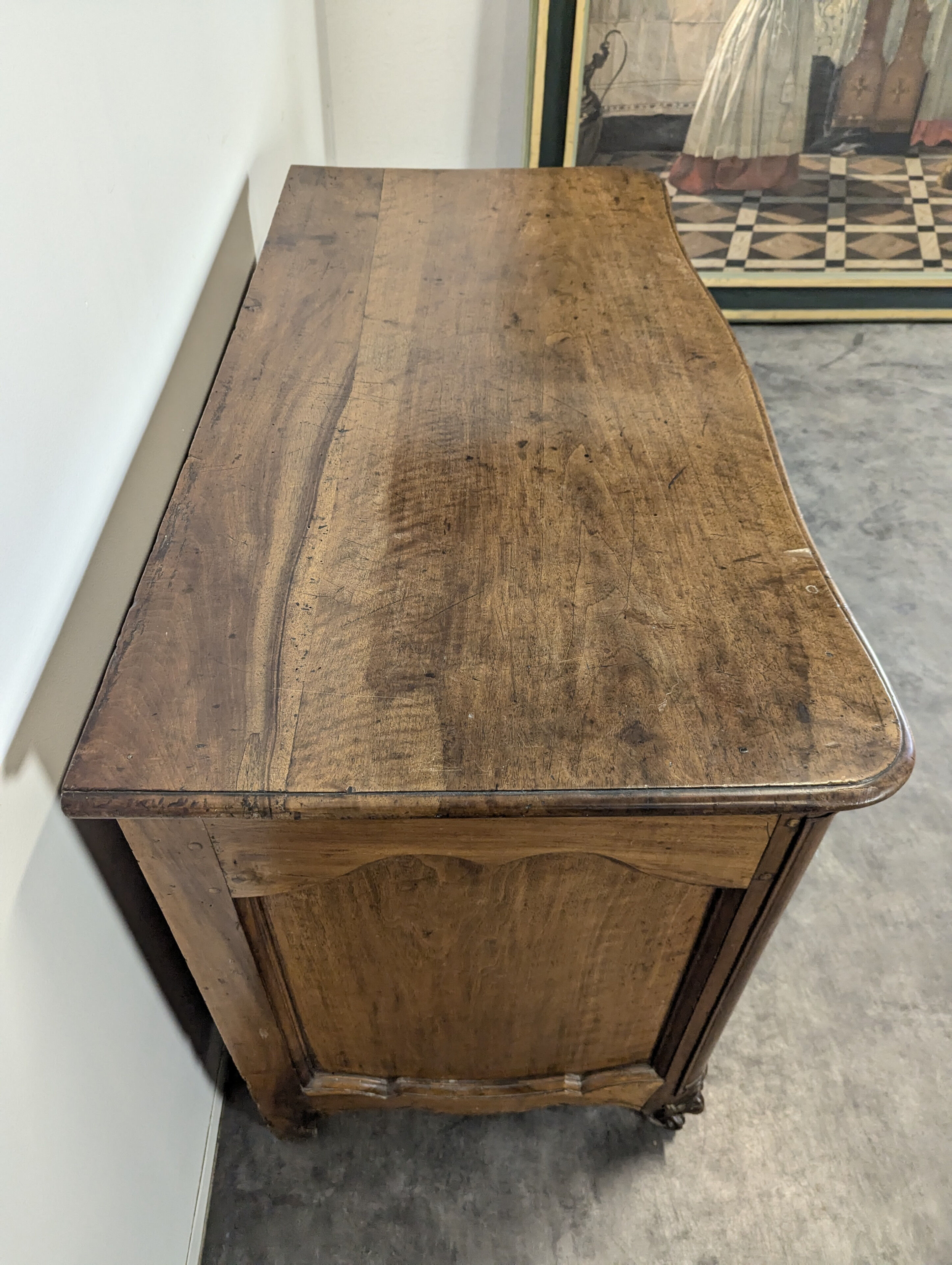 18th century Lyonnaise chest of drawers in carved walnut and bronze