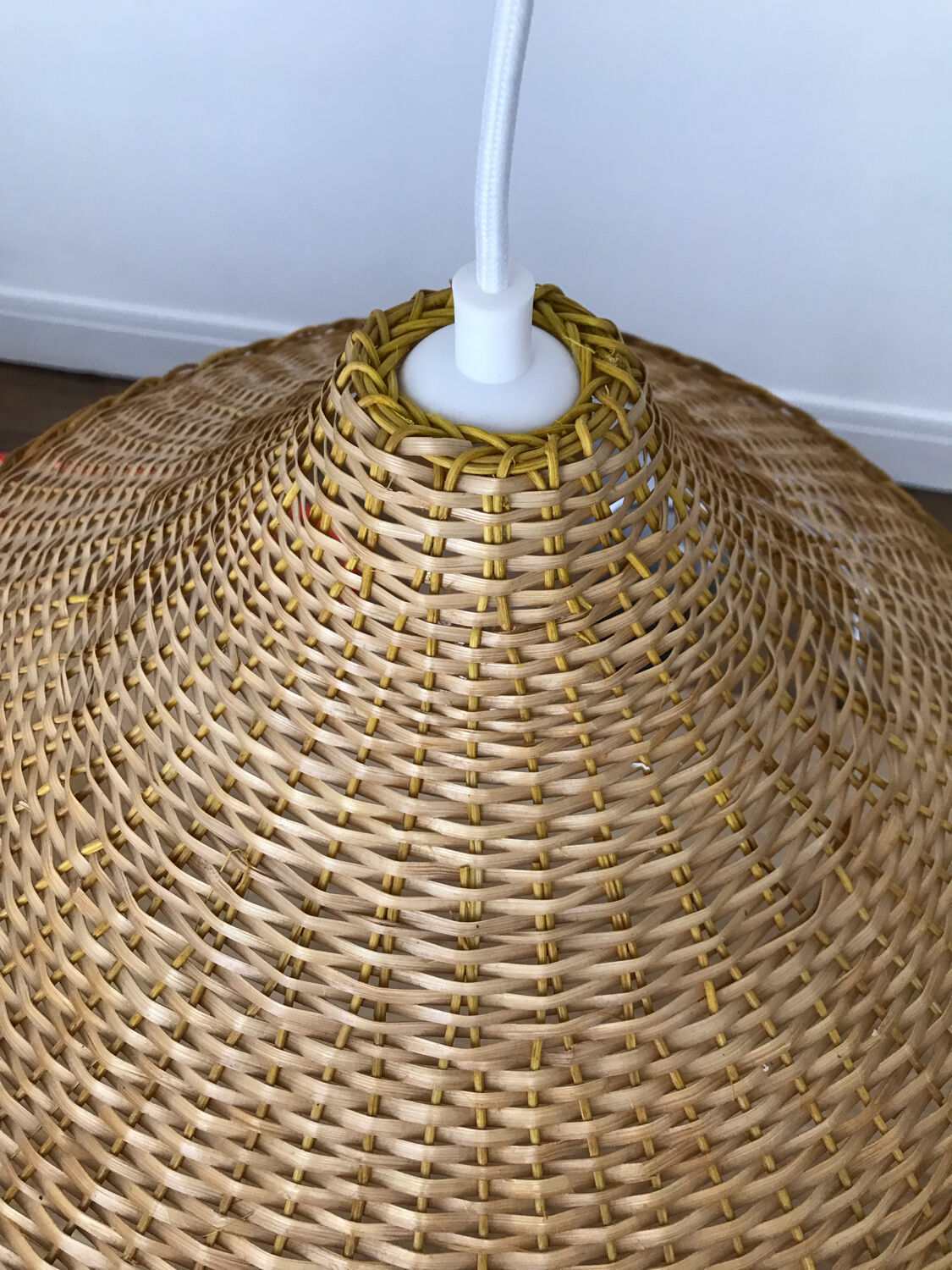 Vintage rattan suspension