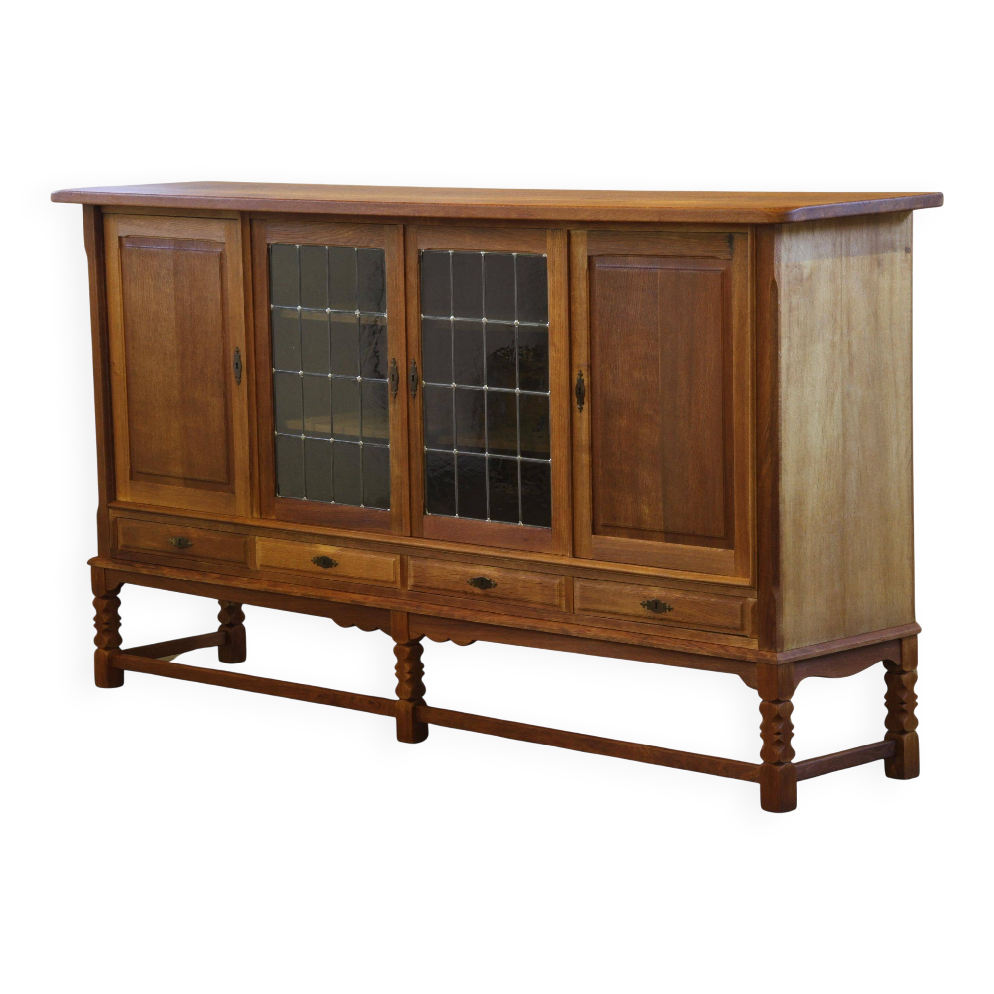Cabinet en chêne moderne danois des années 1960 dans le style de Henning Kjærnulf.