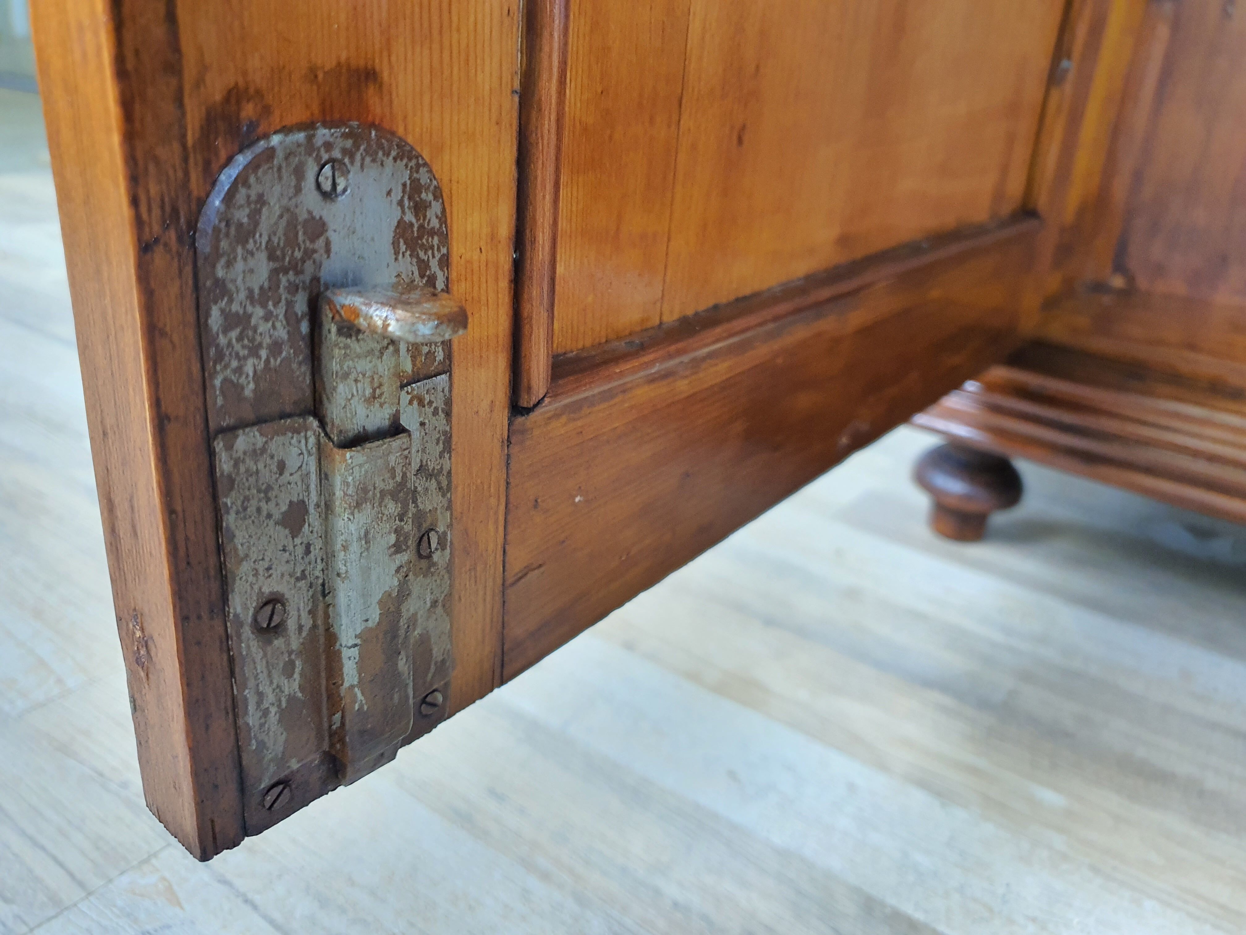 Rustic Wardrobe in Fir with Curtains