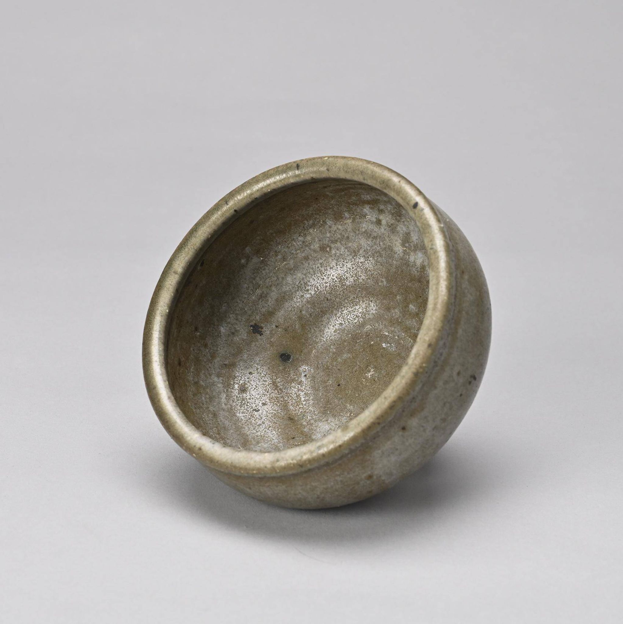 Bowl on pedestal by ceramist Edouard Chapallaz, circa 1970