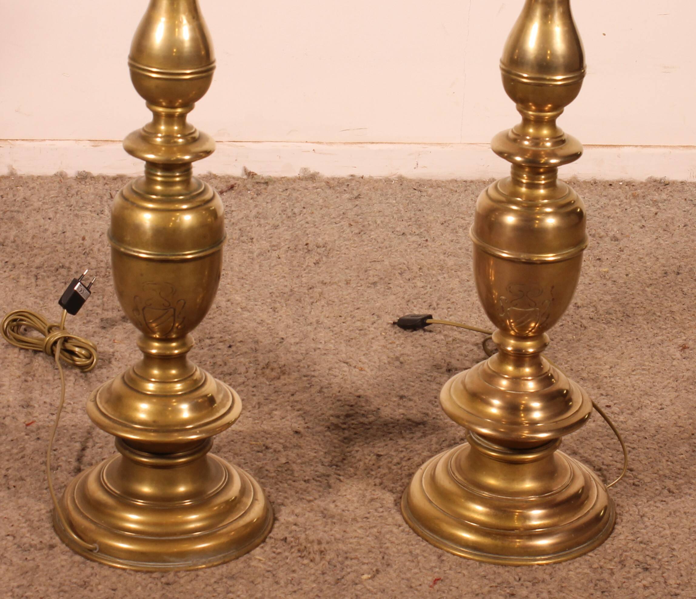 paire de Lampadaires italien Pique Cierge Style renaissance En Bronze