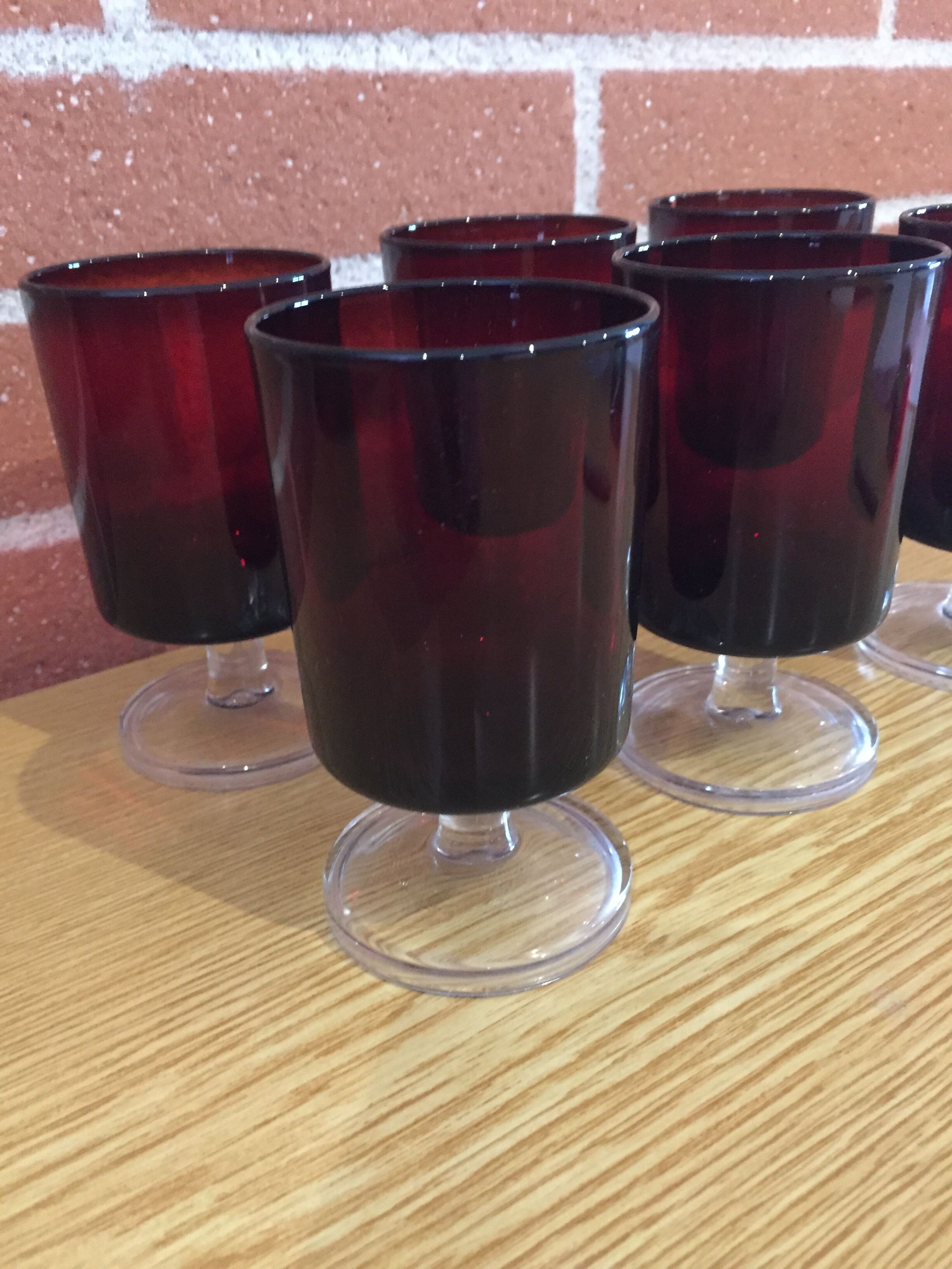 Suite of 6 old red glasses