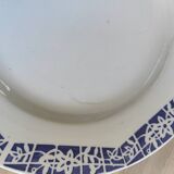 Set of 3 iron earth flat plates Faïencerie Niderviller. Blue and white “Art Deco” decor.