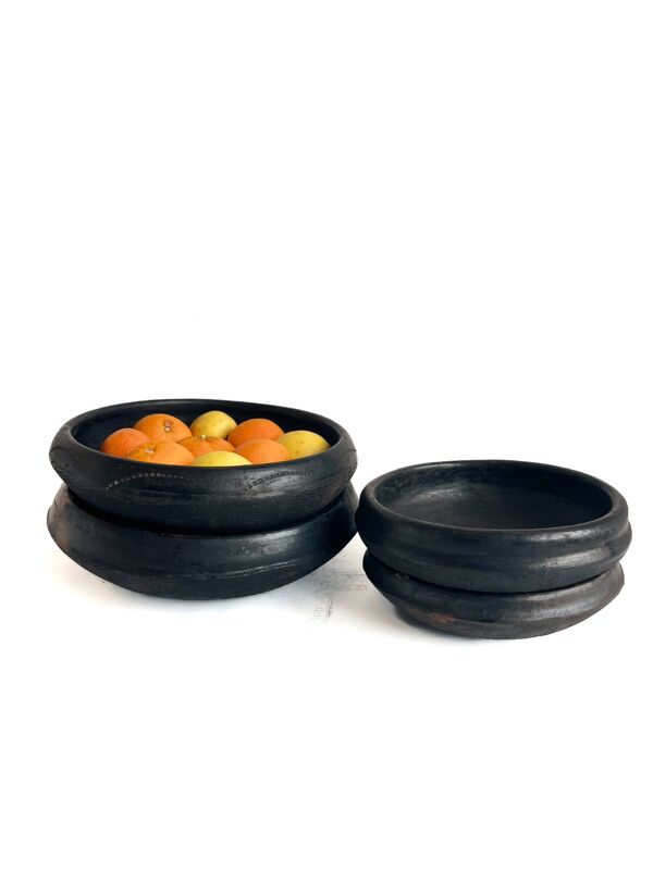 Plat Abron ''Kânâh'' en terre cuite fumée   Ø 23cm  diamètre   Bol africain