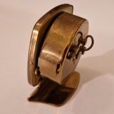 "Famous" alarm clock, automatic calendar model, vintage circa 1950, perfect condition