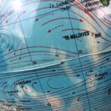 Globe terrestre lumineux vintage