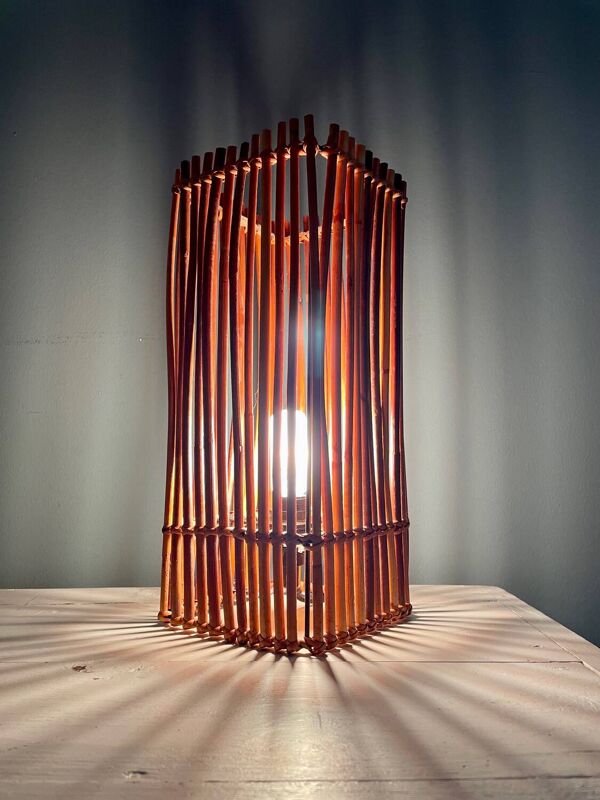 Lampe cube en bois et osier vintage
