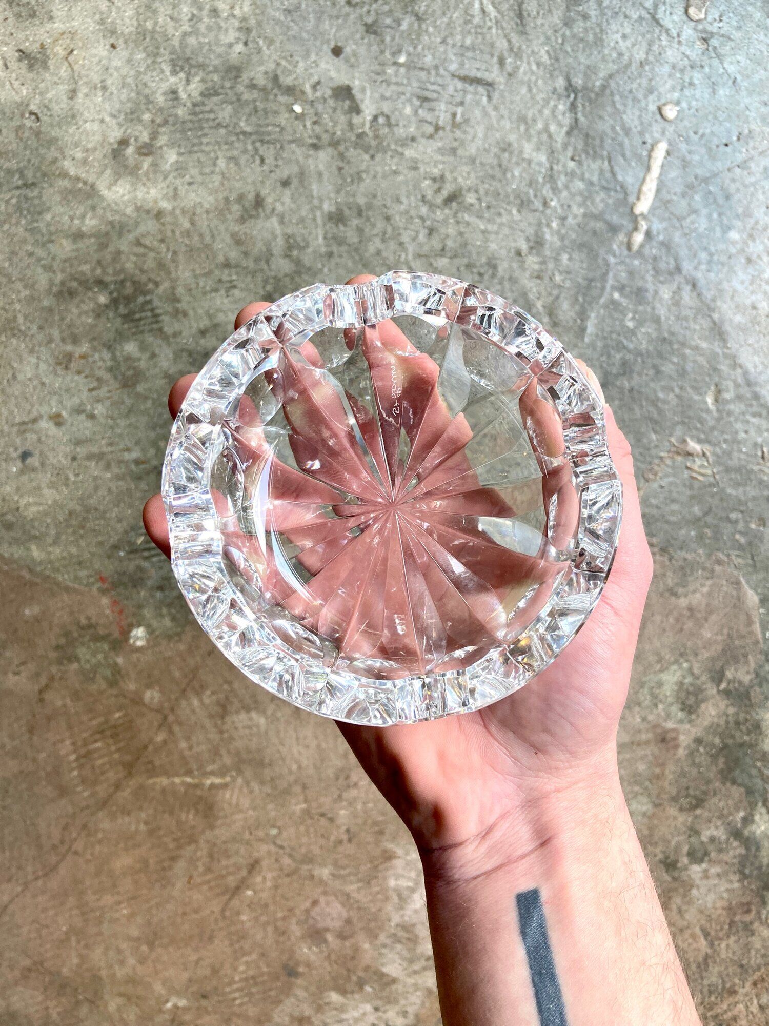 Saint Louis ashtray in chiseled crystal