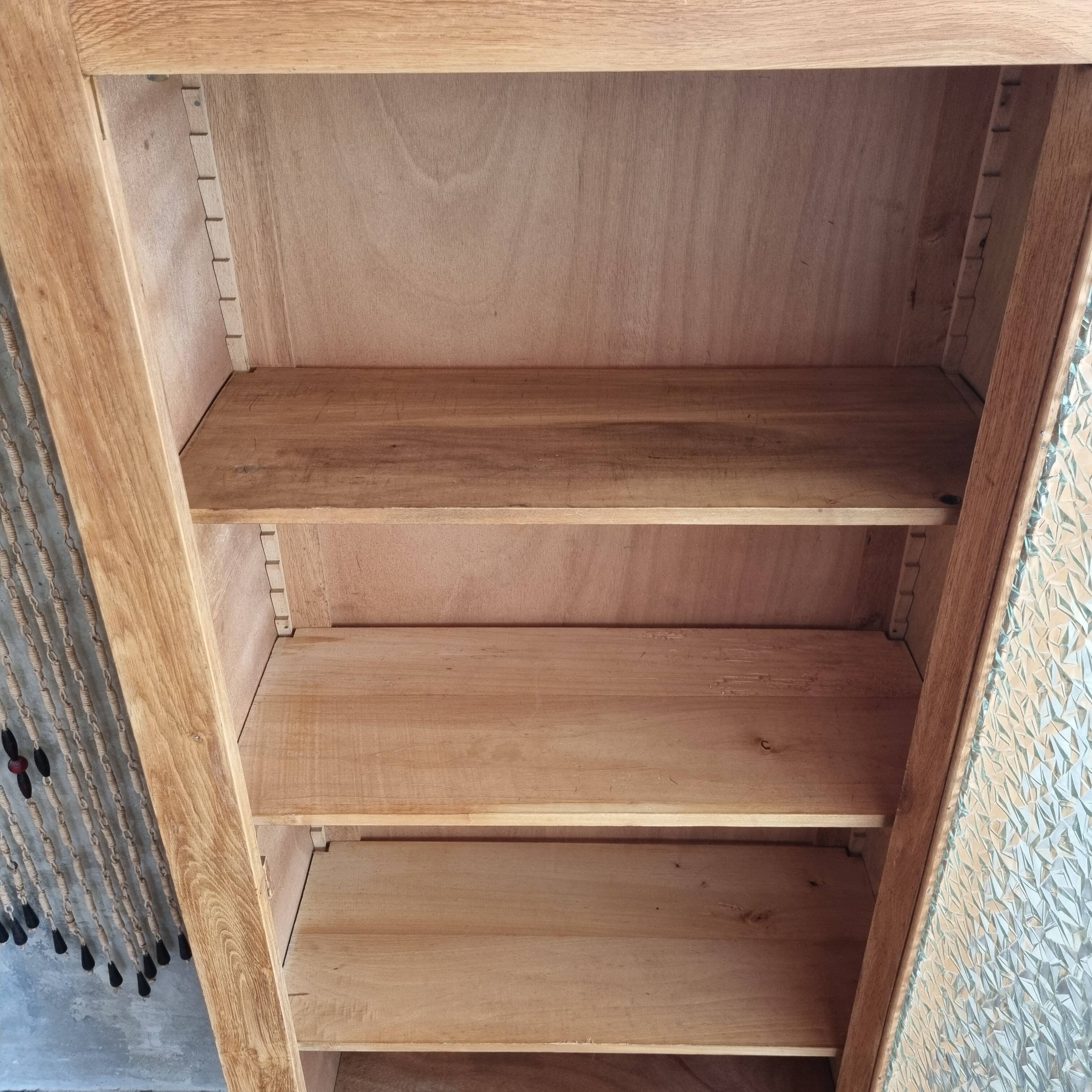 Glass cabinet