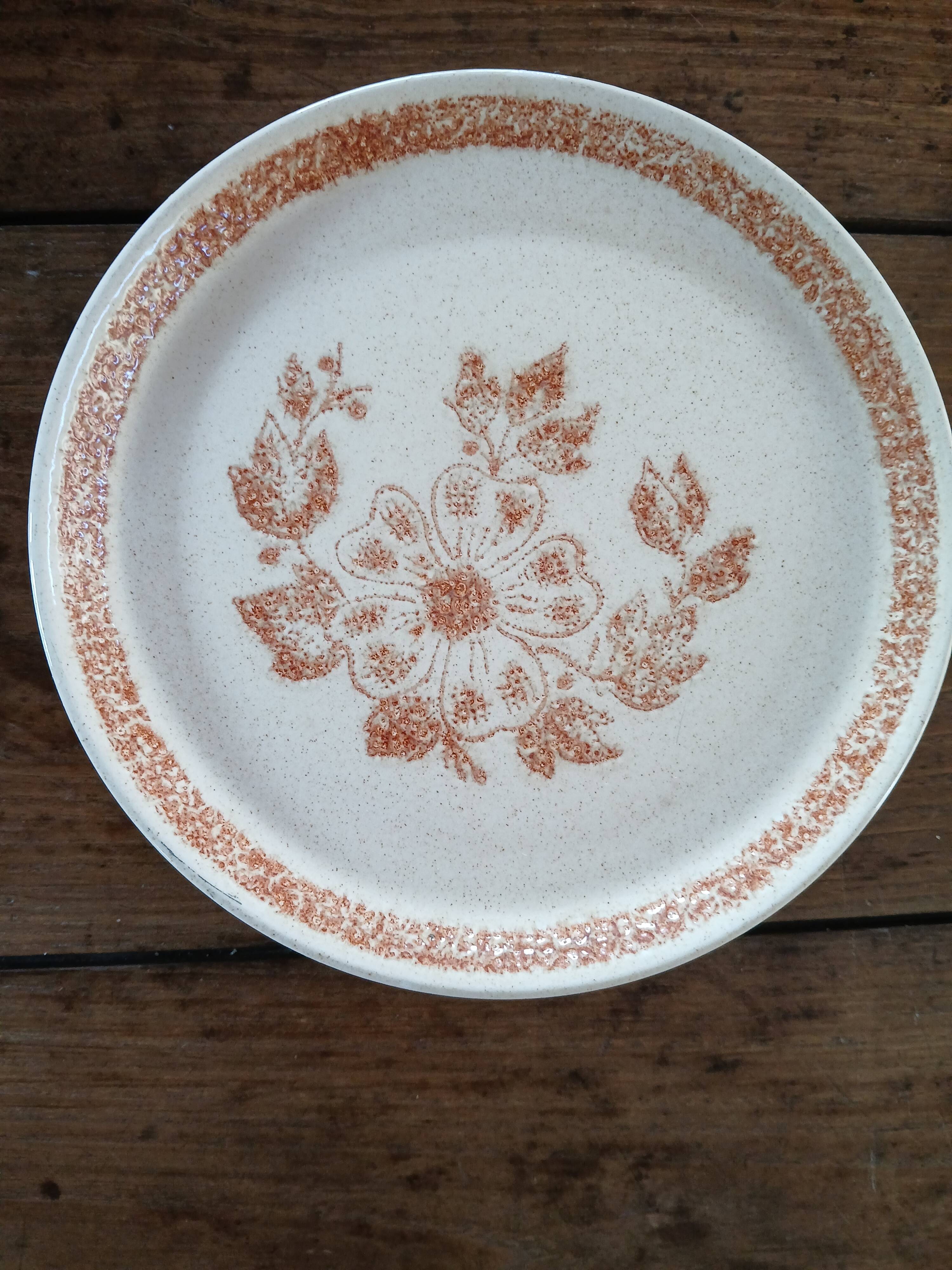 Set of 19 stoneware plates