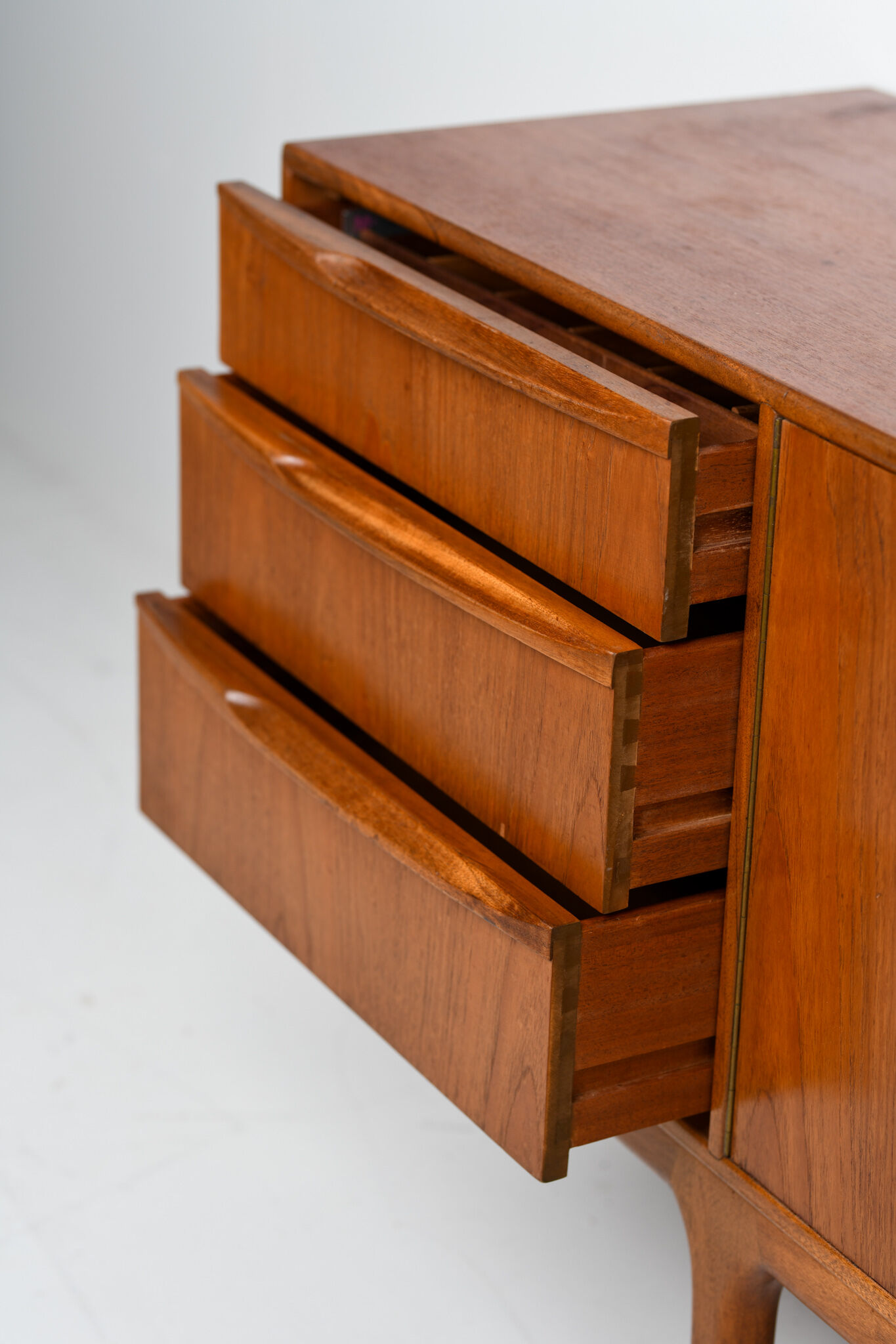 Enfilade par Tom Robertson pour A.H. Mc Intosh années 1960