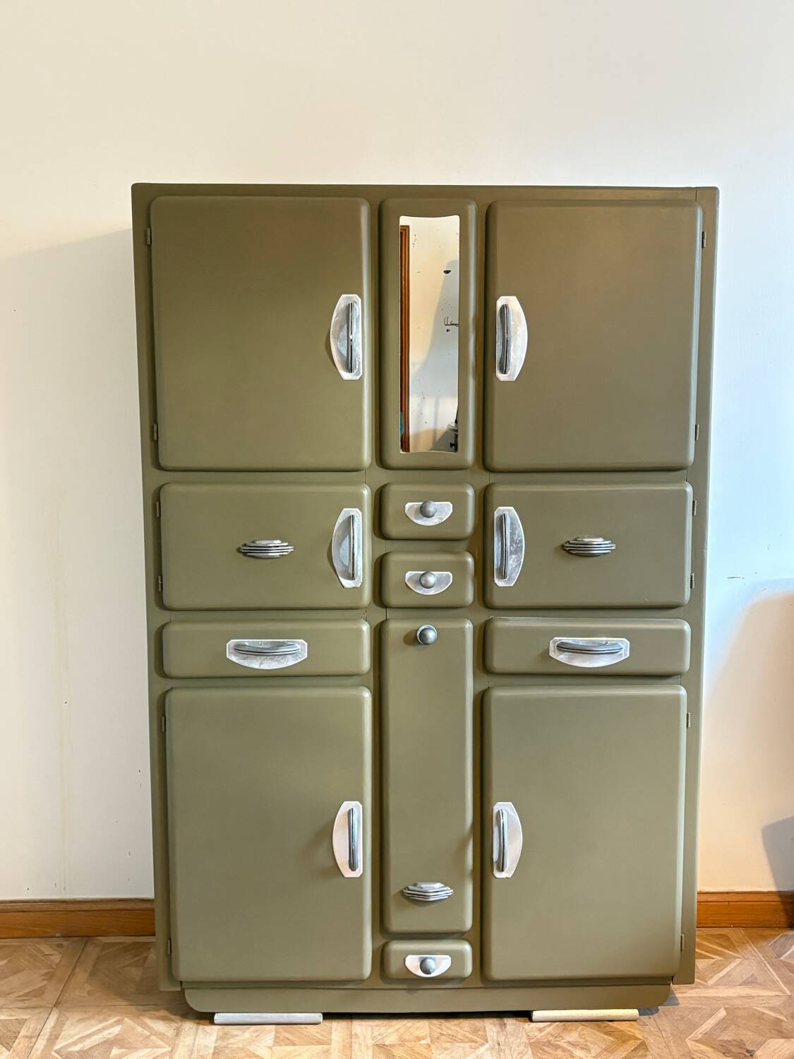 Mado green foliage sideboard