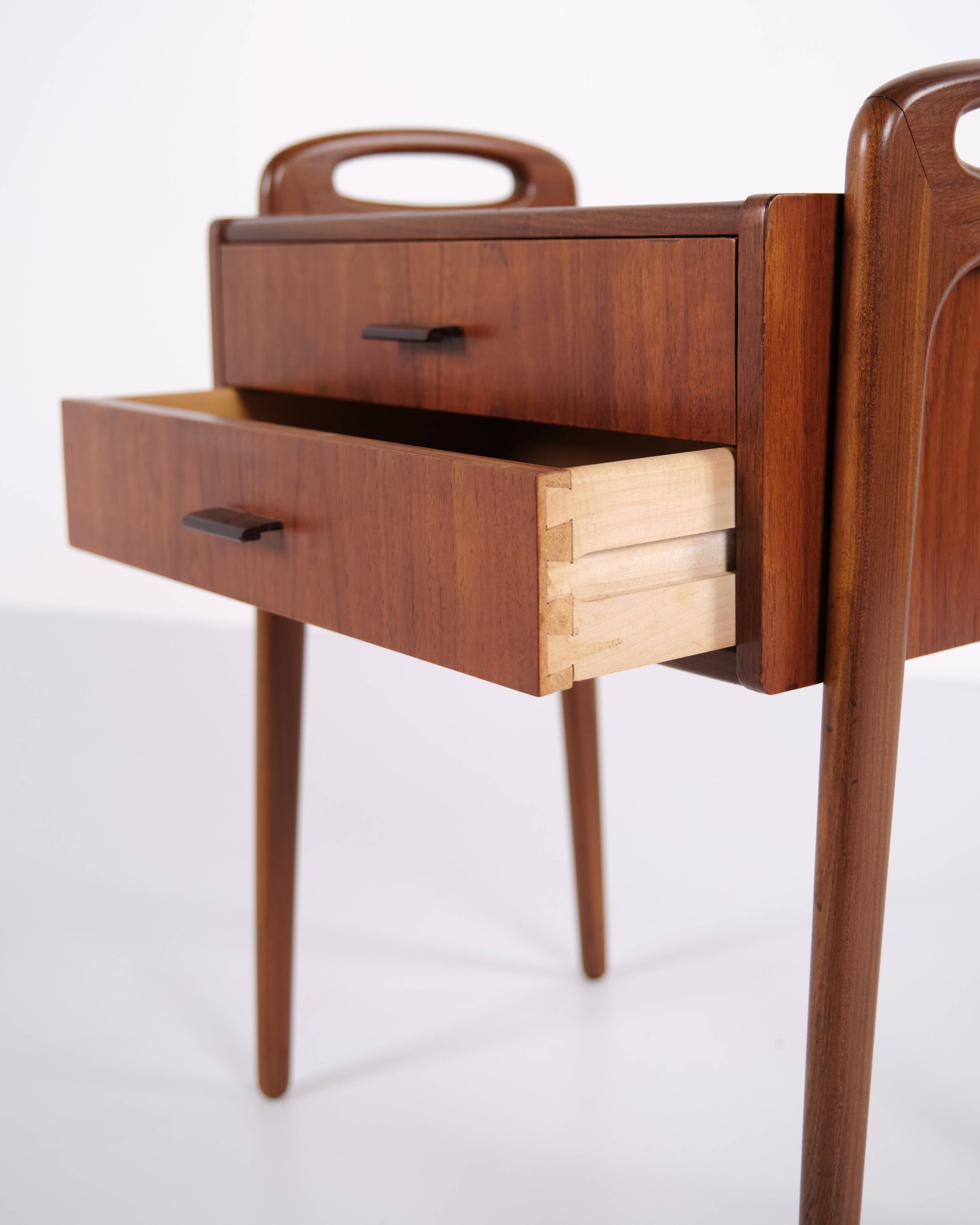 Table d'appoint / de chevet - Teck - Design danois - Années 1960