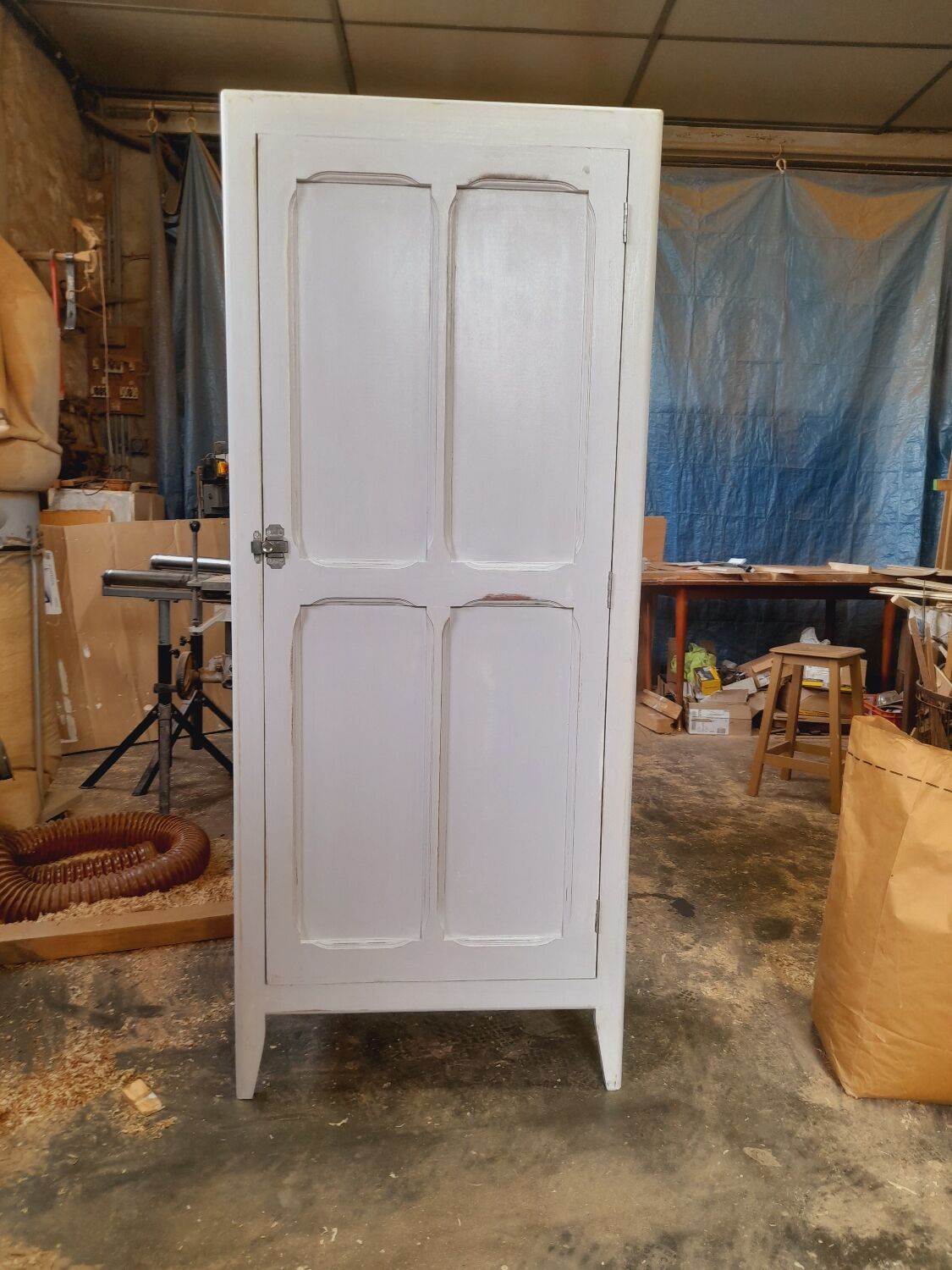 Hosiy cabinet "Parisienne"