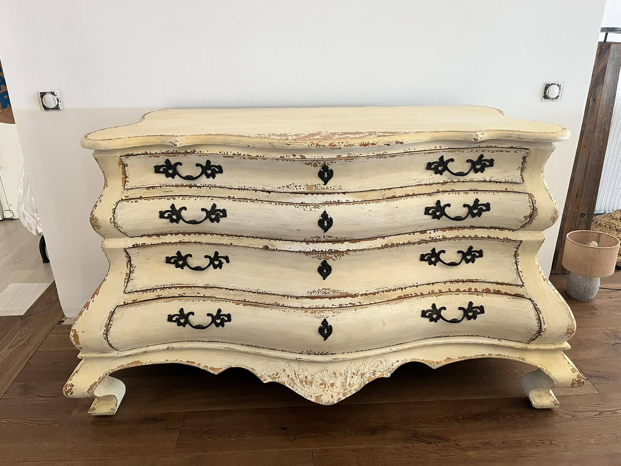 Magnificent Chest of Drawers