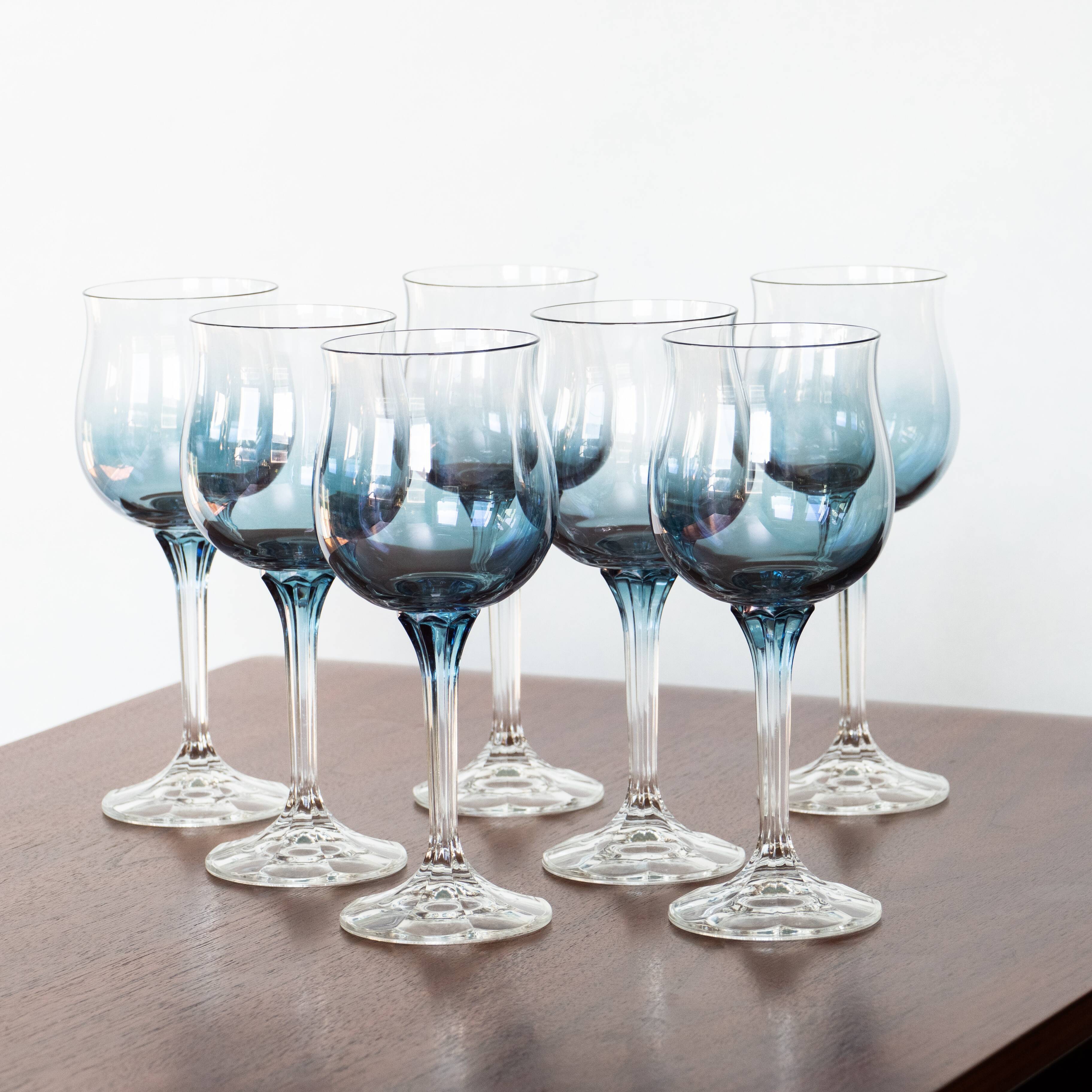 7 antique glasses in blue gradient crystal