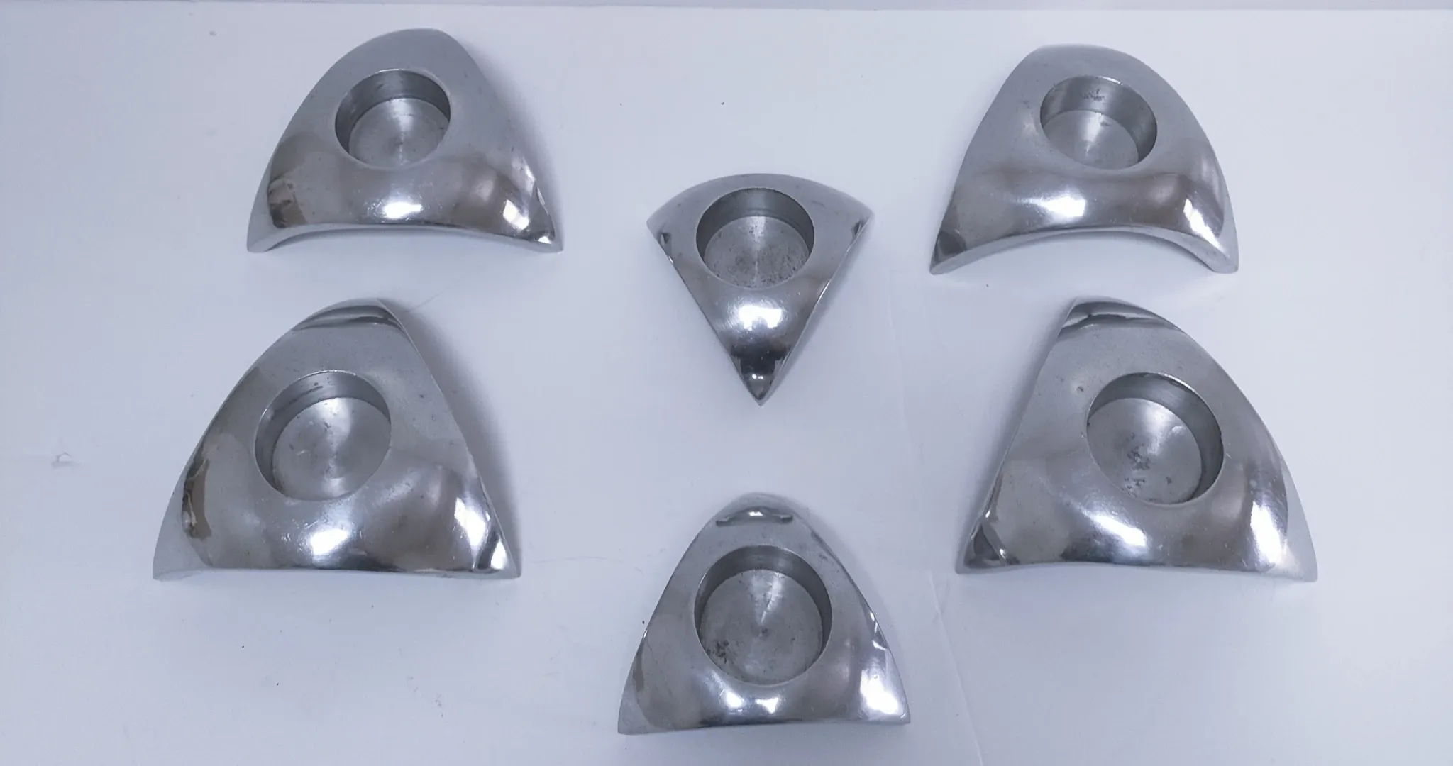 six bougeoirs tripodes aluminium design 90