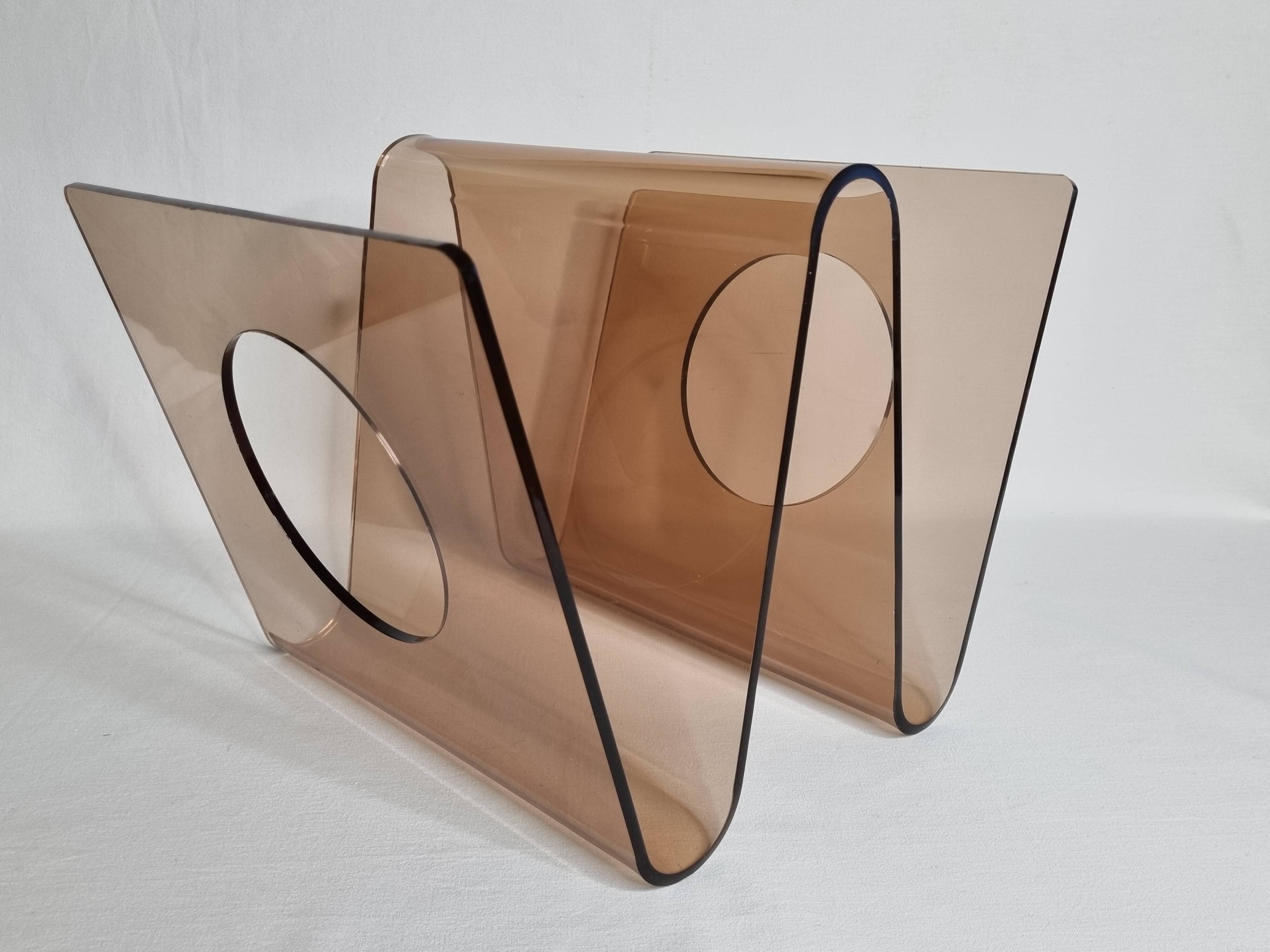 Magazine rack by Michel Dumas for Roche Bobois, smoked plexiglass, 1970s.