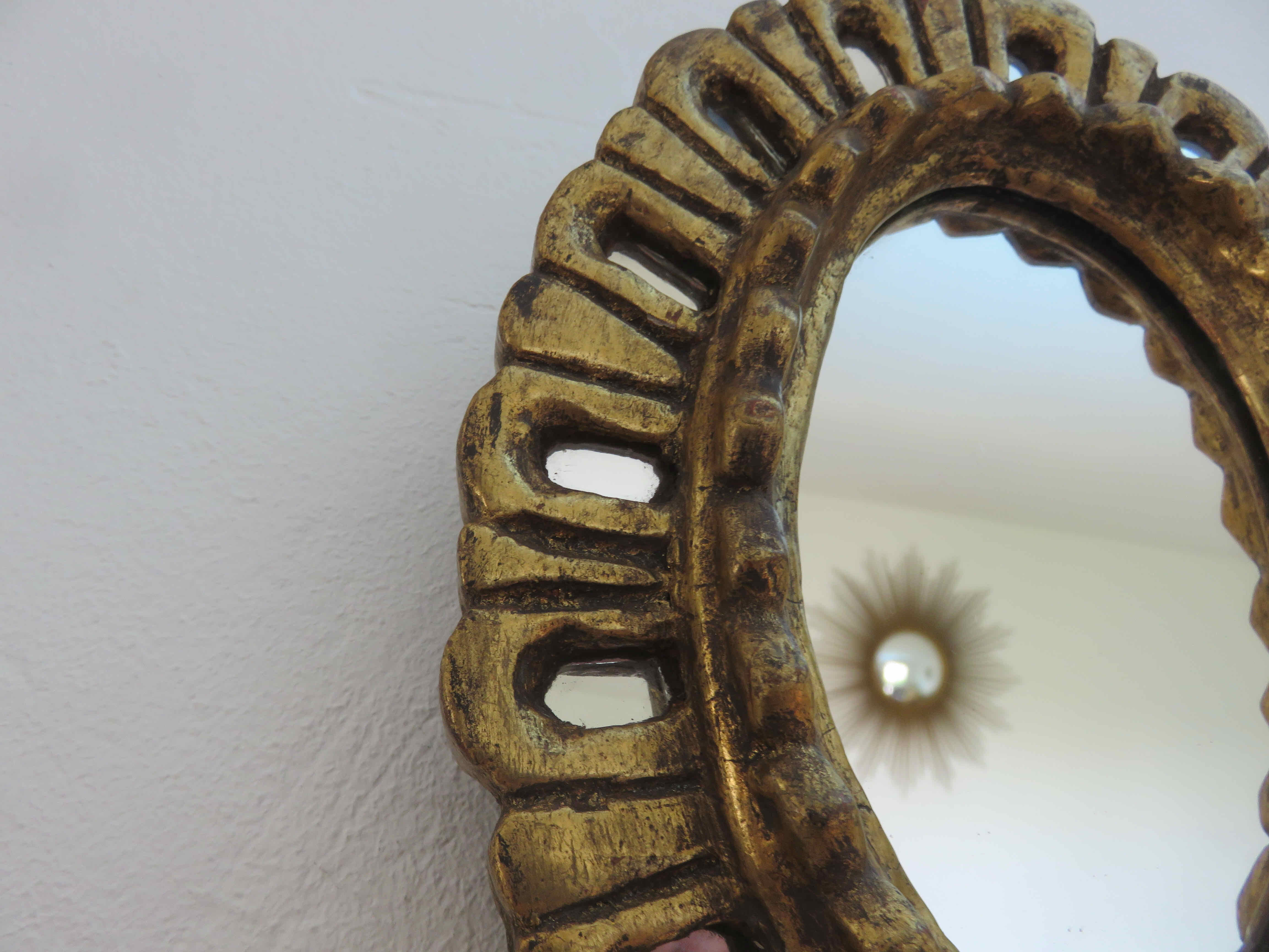 Miroir en bois doré avec incrustations années 20 30
