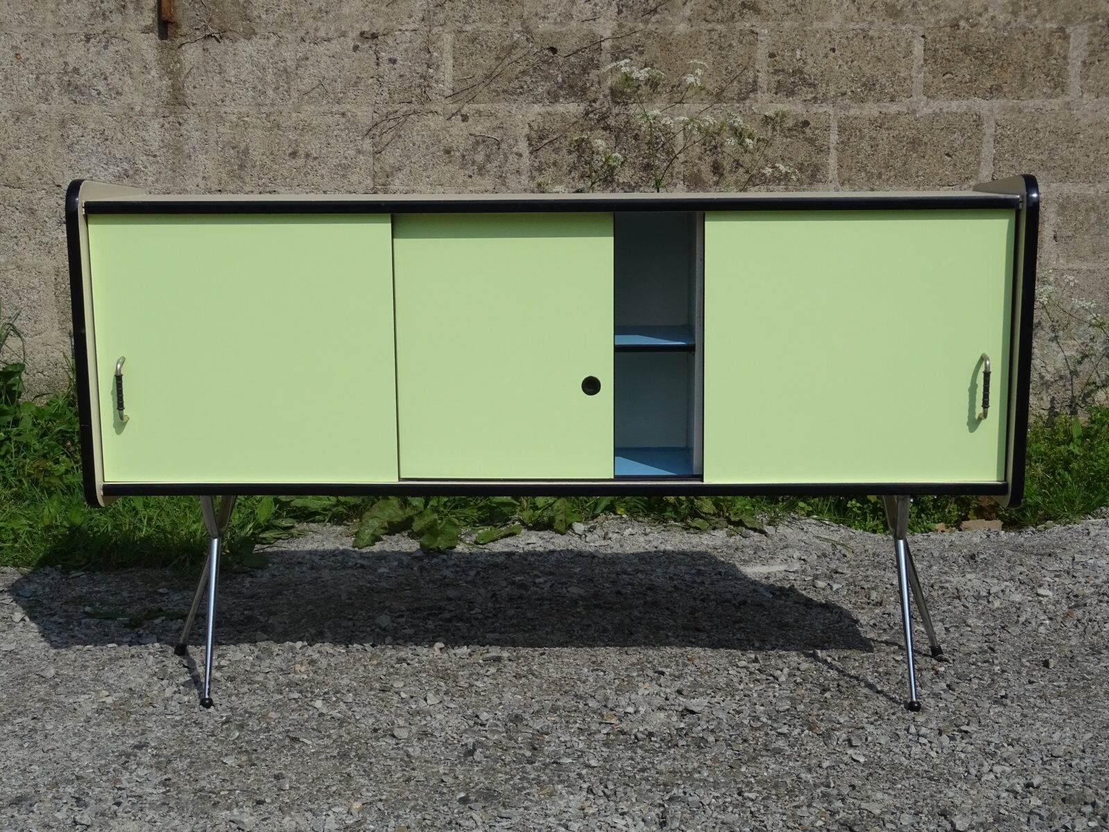 Enfilade formica sliding doors